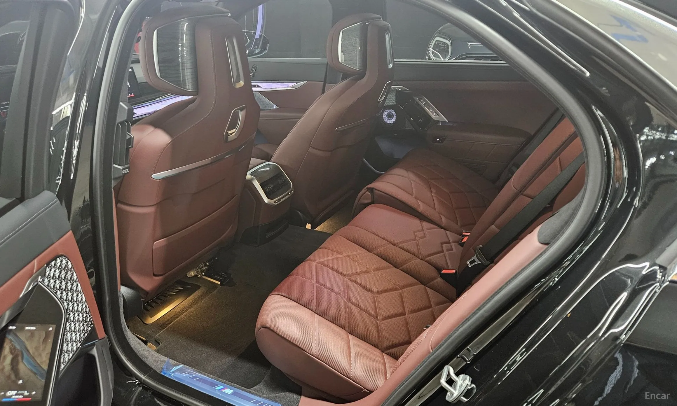 BMW 7 Series (G70) превью 12