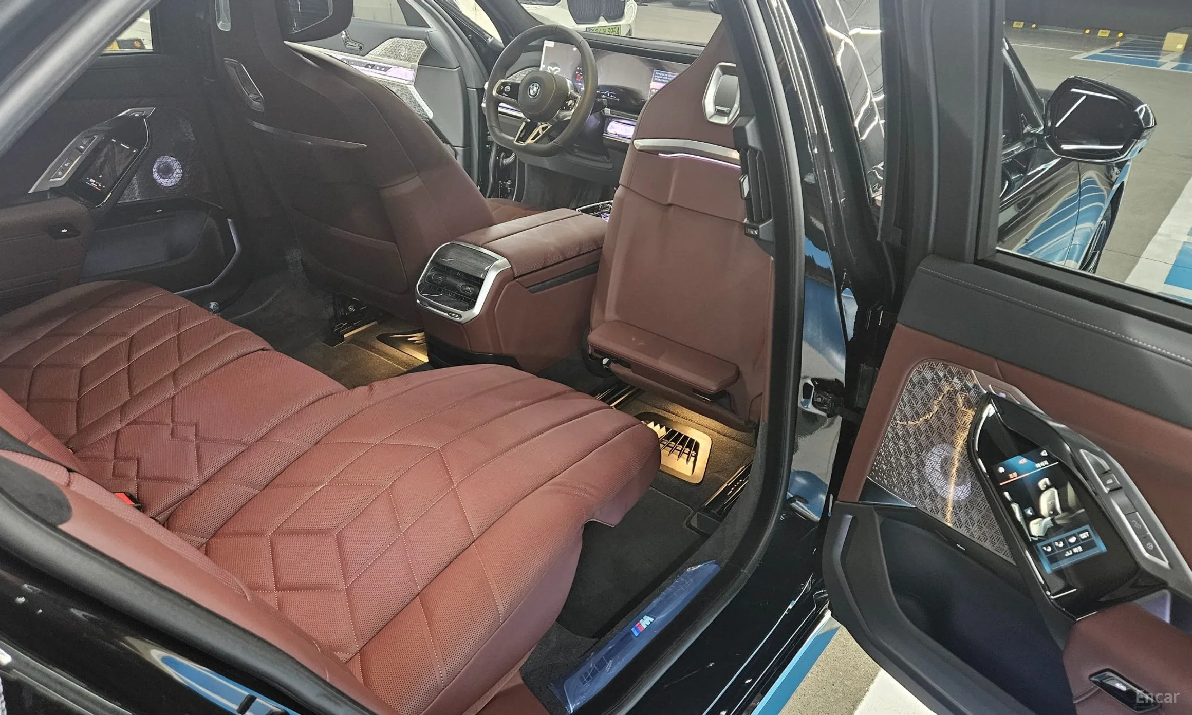 BMW 7 Series (G70) превью 13
