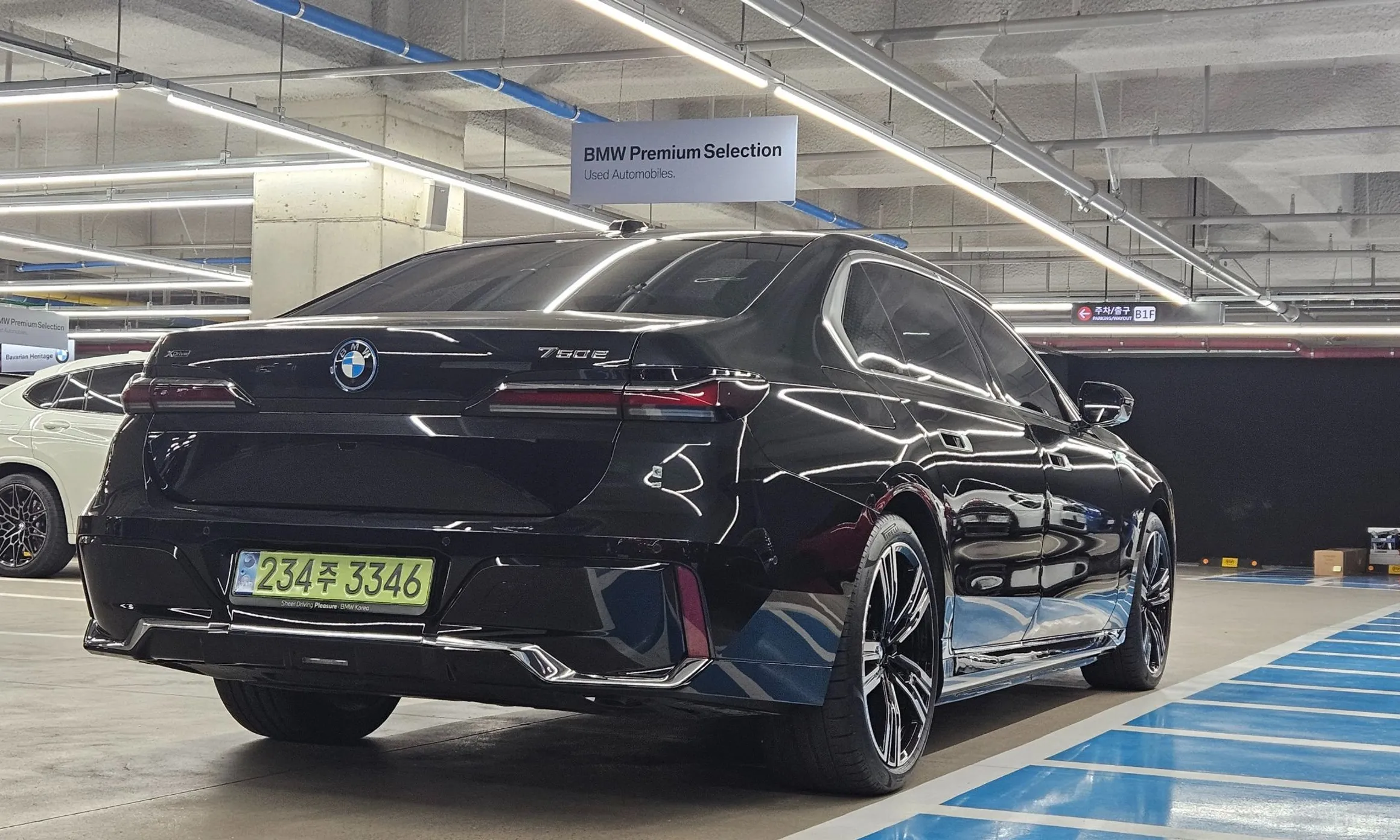 BMW 7 Series (G70) превью 2