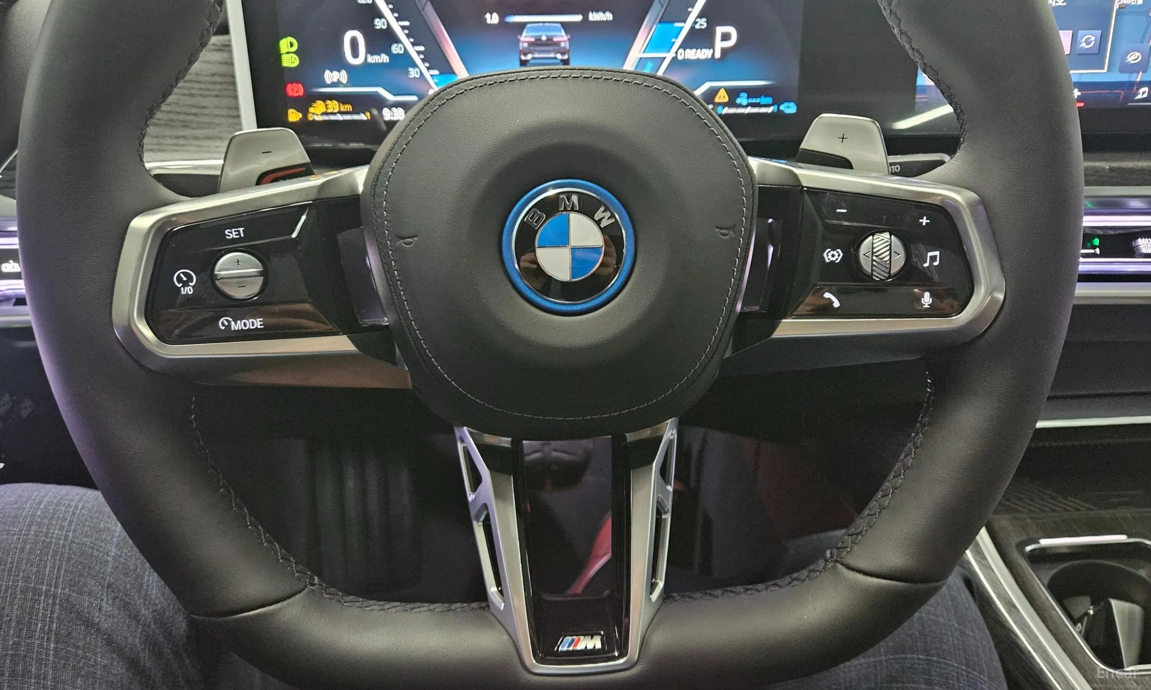 BMW 7 Series (G70) превью 16