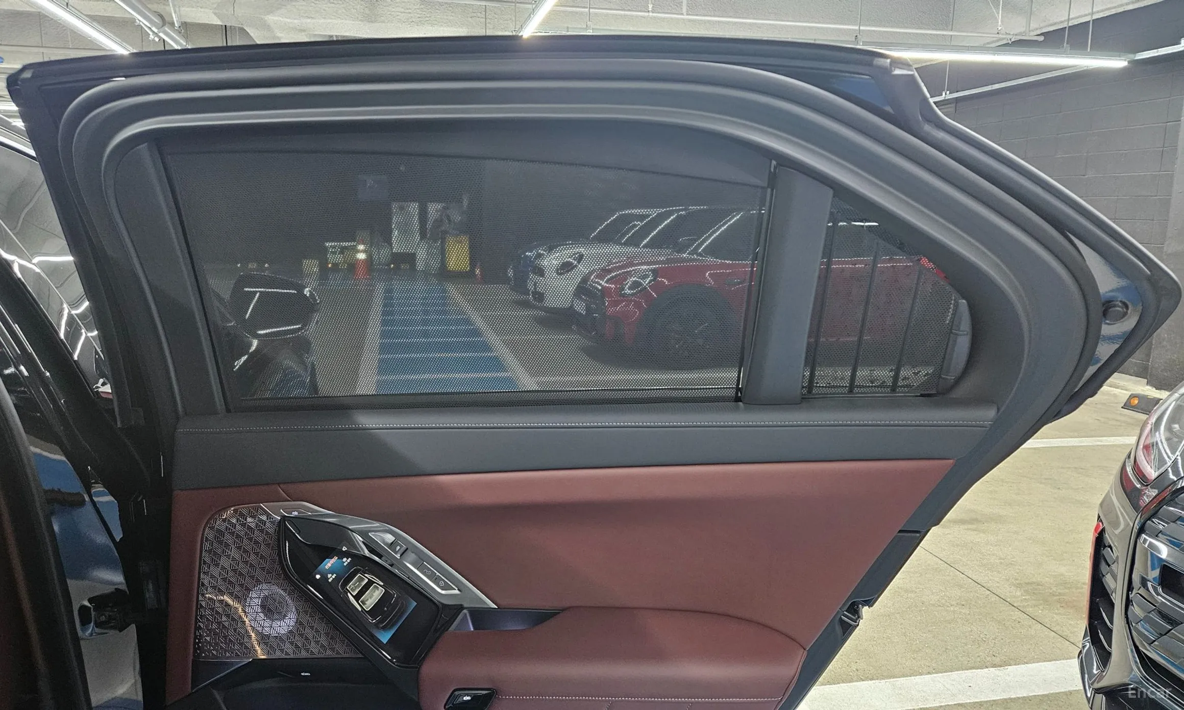 BMW 7 Series (G70) превью 18