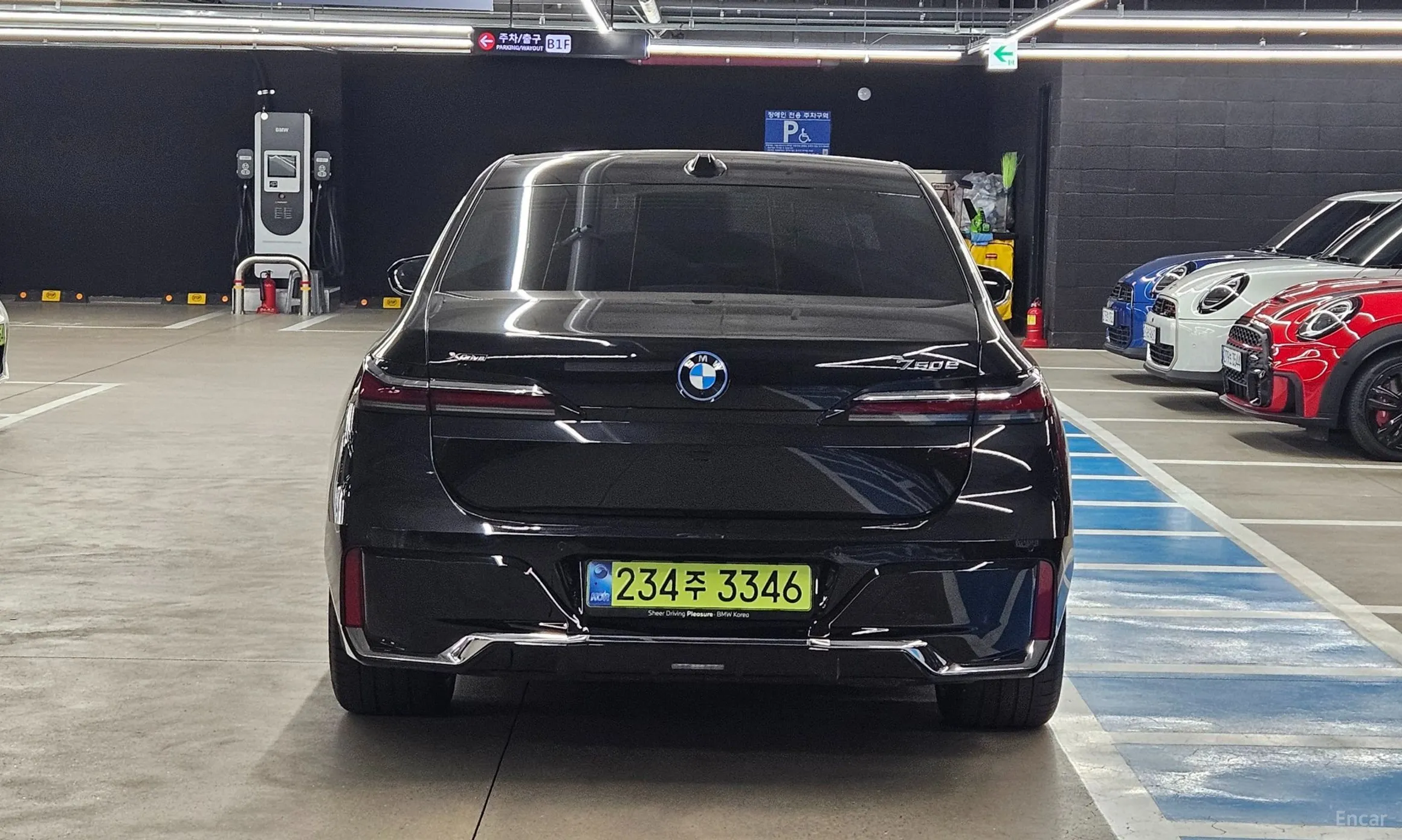 BMW 7 Series (G70) превью 4