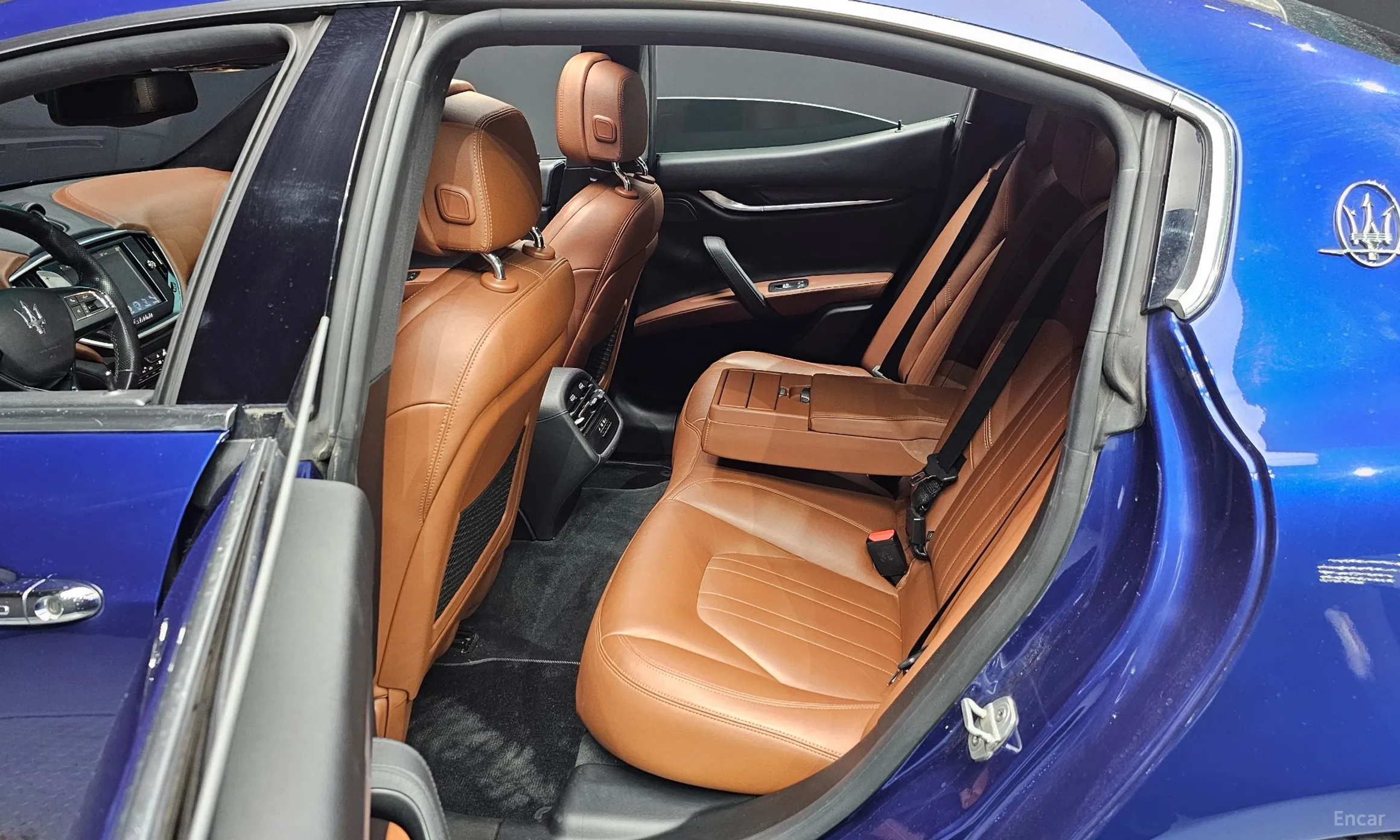 Maserati Ghibli превью 12