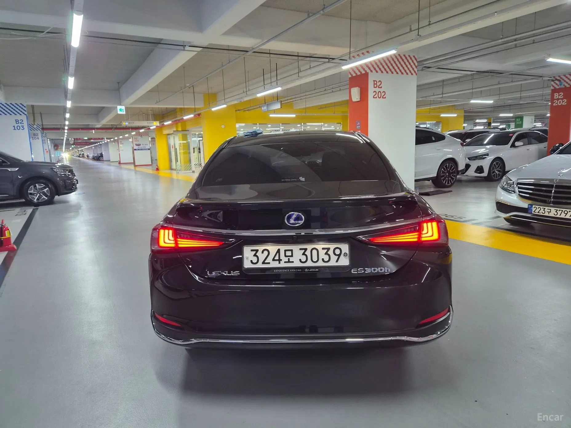 Lexus ES300h 7th Generation превью 12
