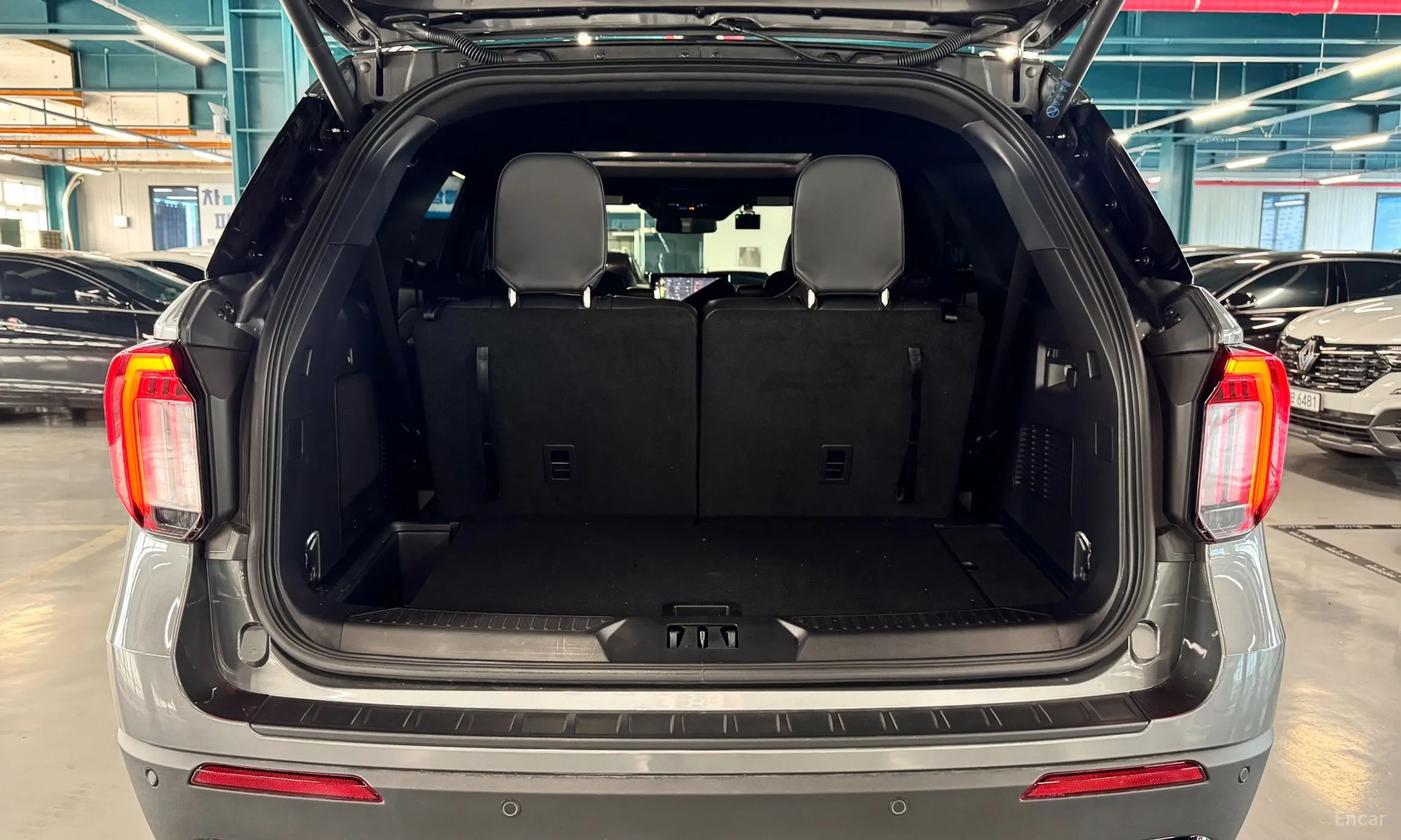 Ford Explorer 6th Generation превью 19