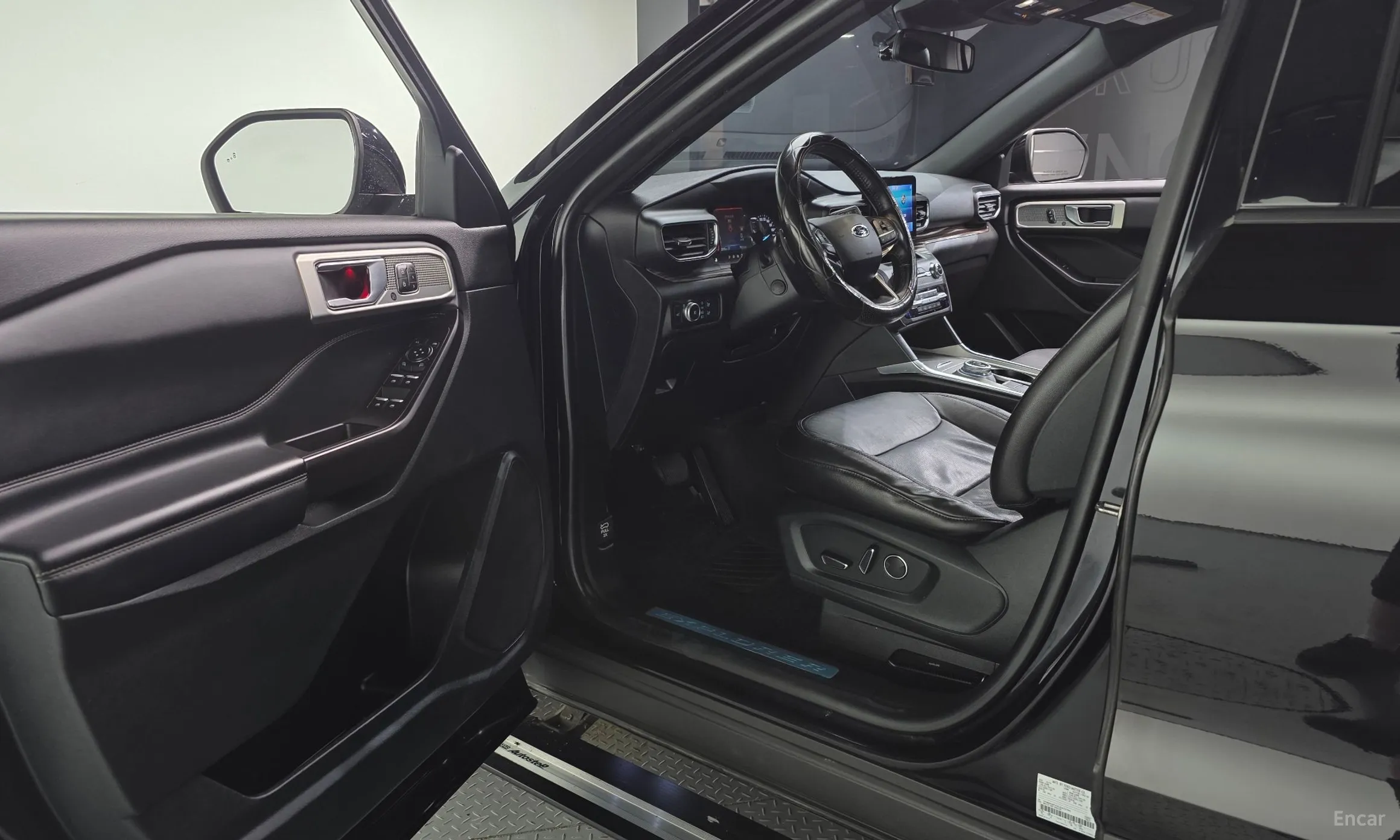 Ford Explorer 6th Generation превью 10