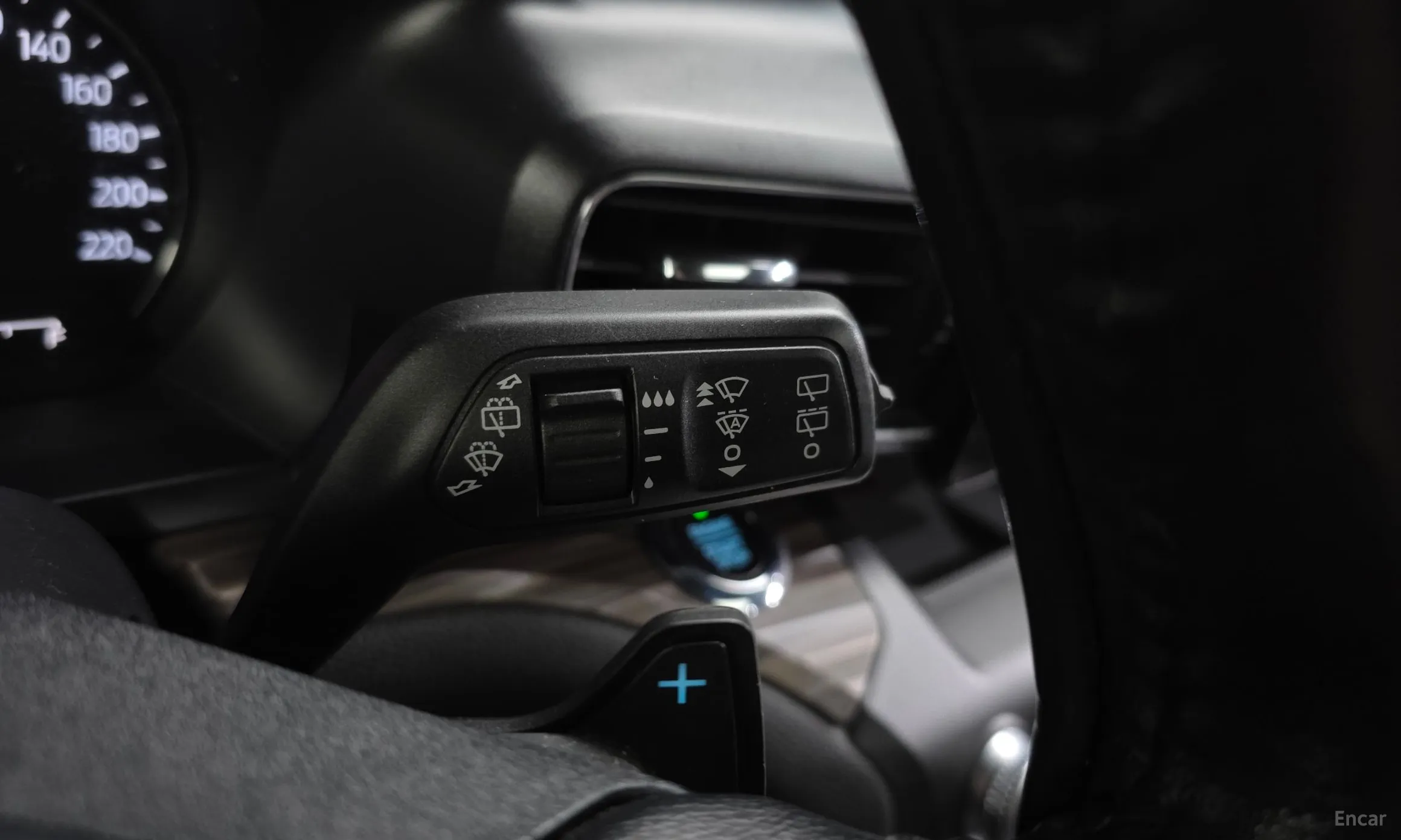 Ford Explorer 6th Generation превью 18