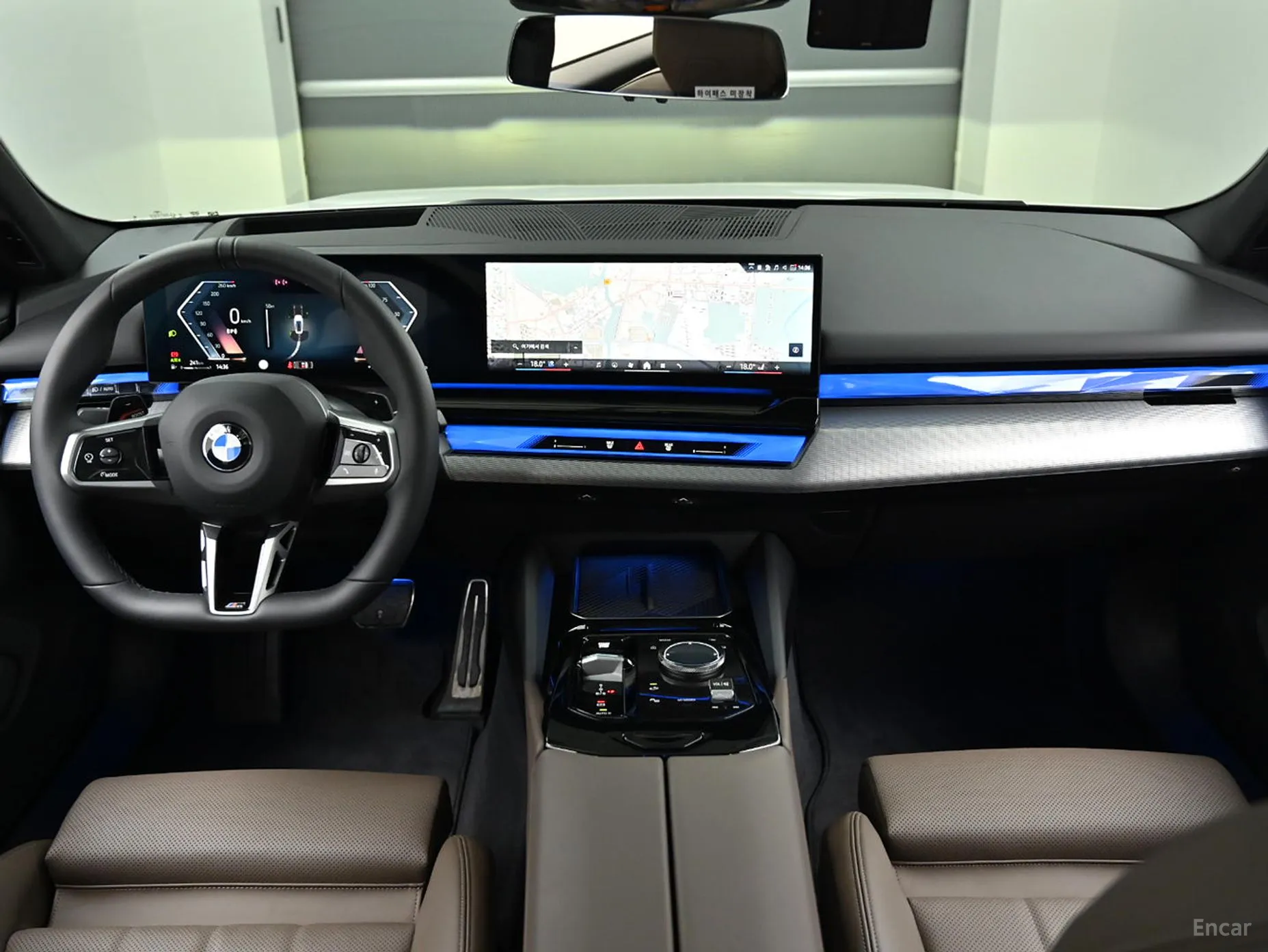 BMW 5 Series (G60) превью 6