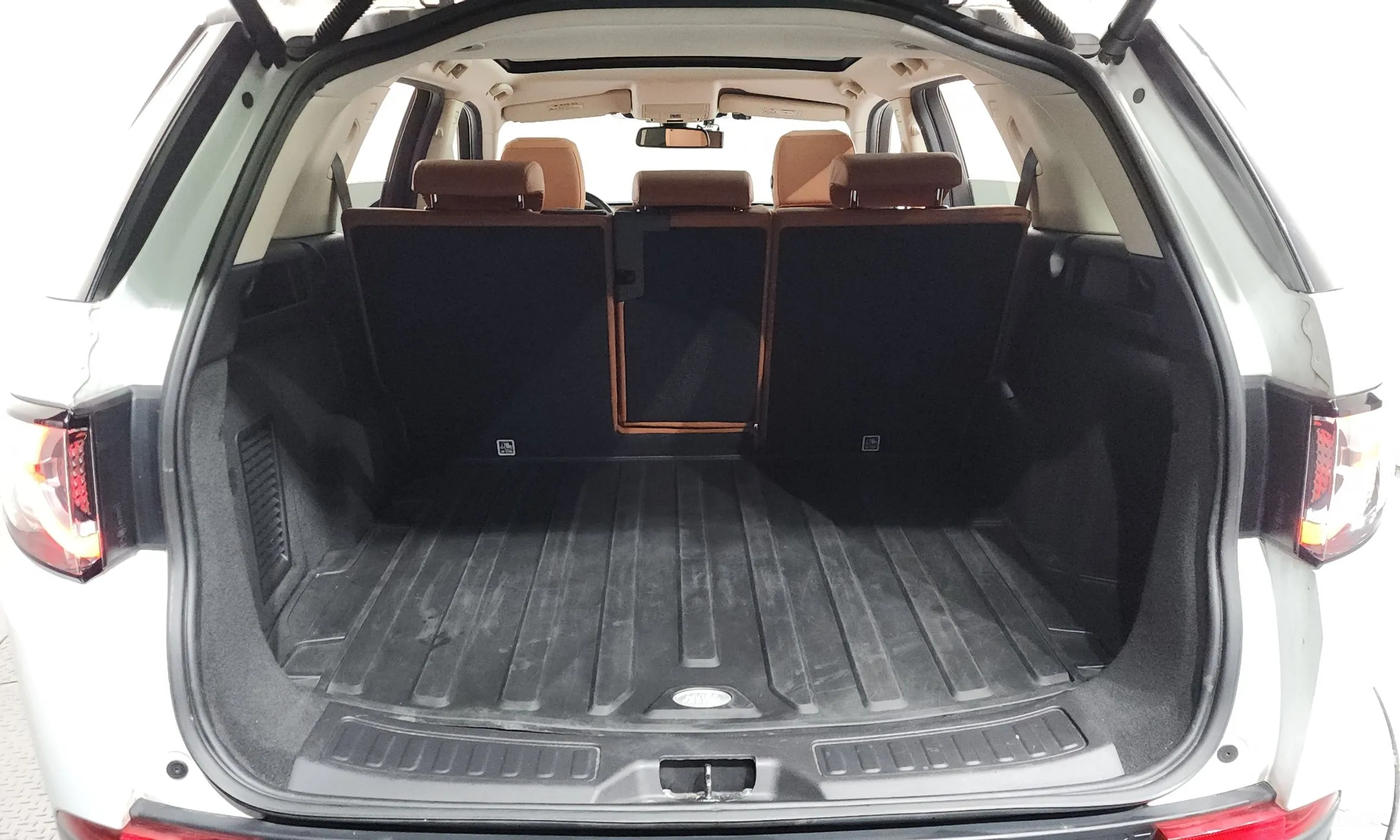 Land Rover Discovery Sports превью 19