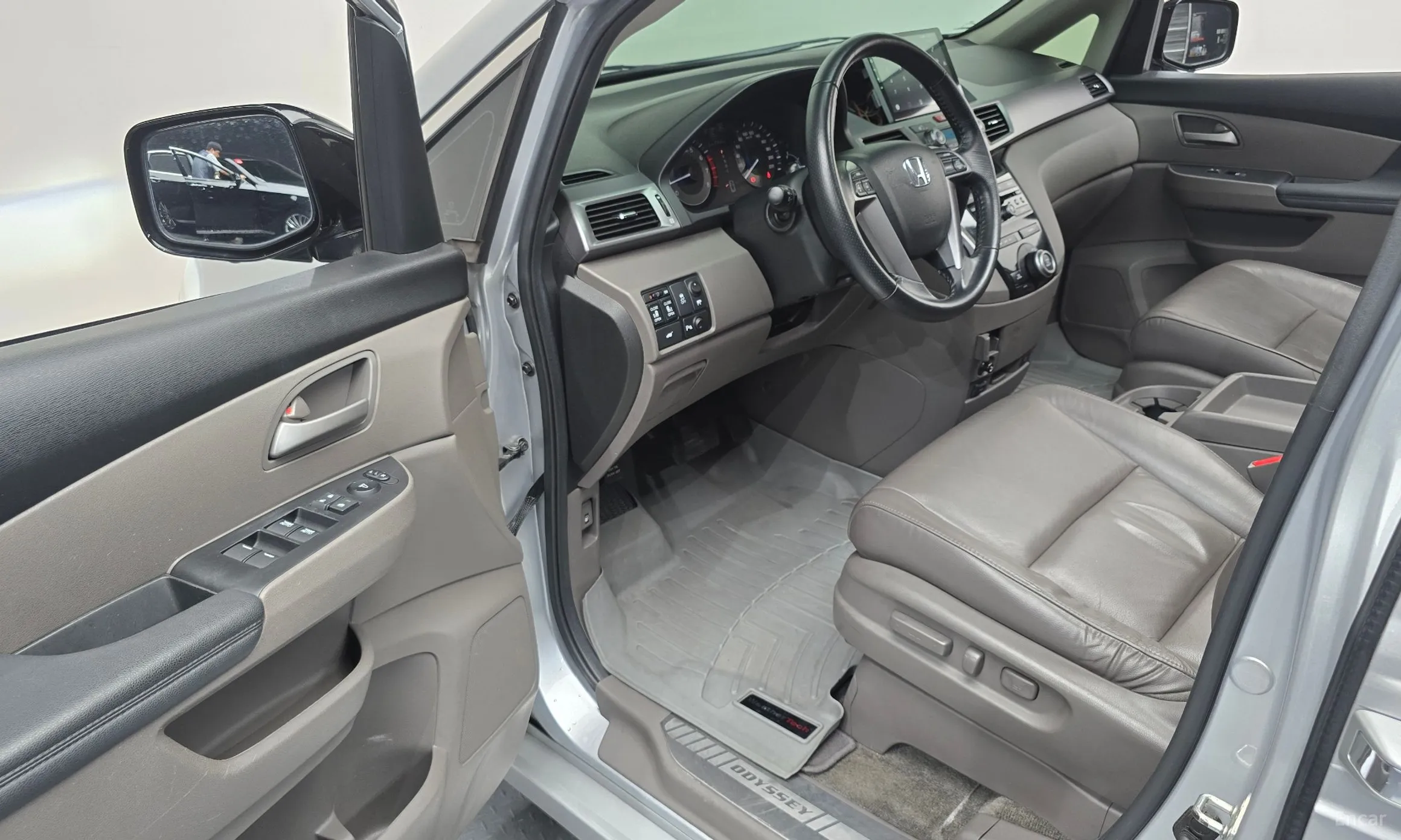 Honda Odyssey превью 10