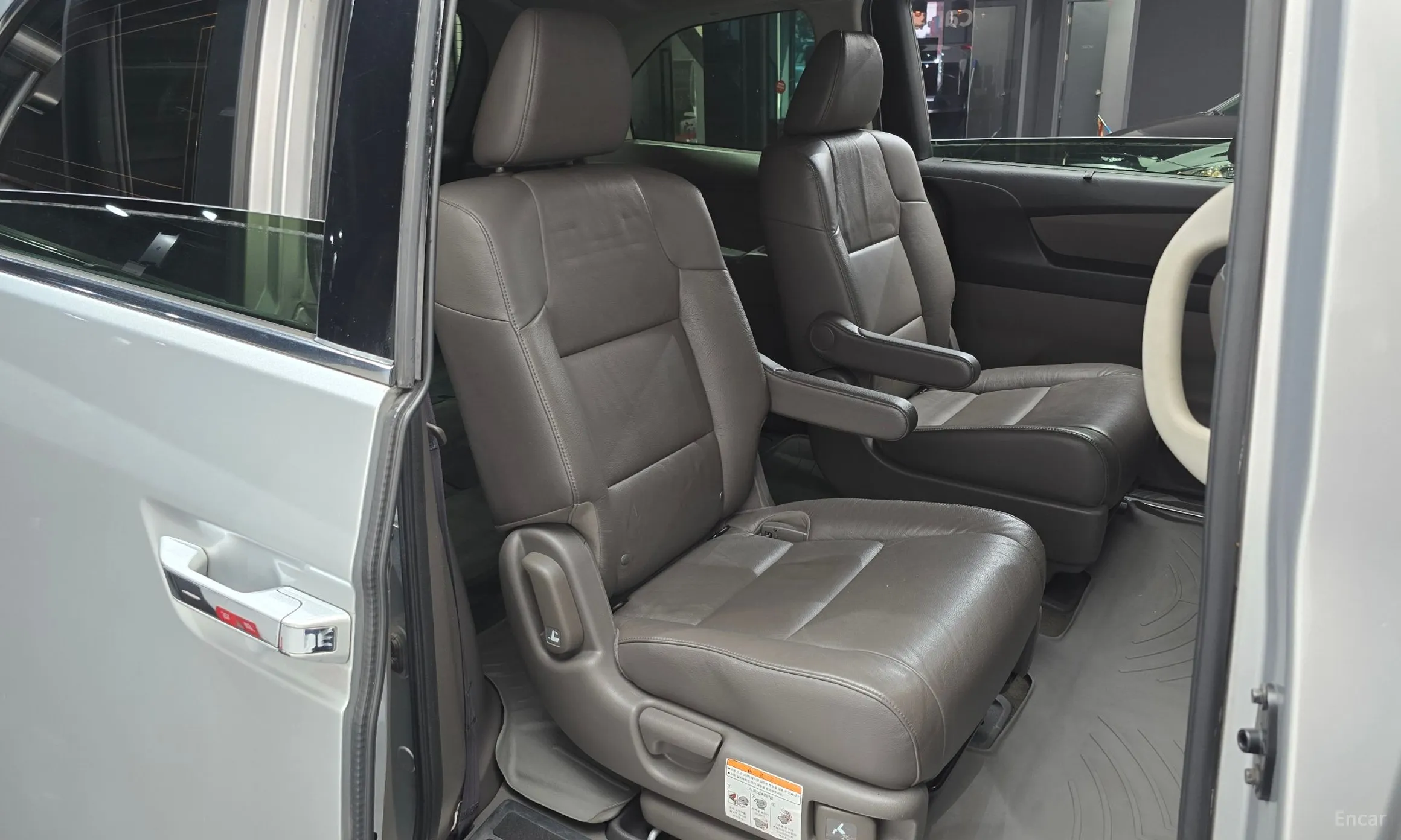 Honda Odyssey превью 12
