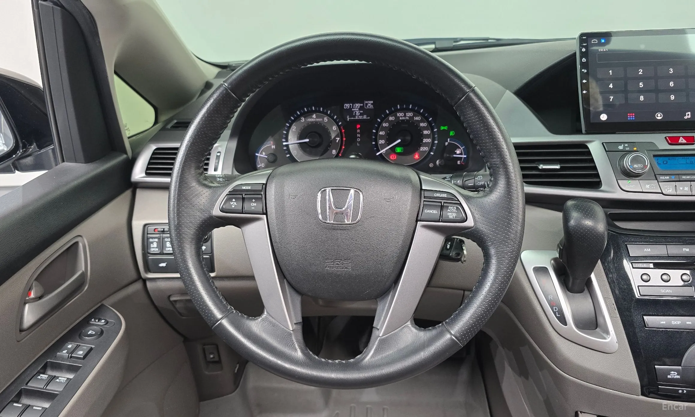Honda Odyssey превью 13