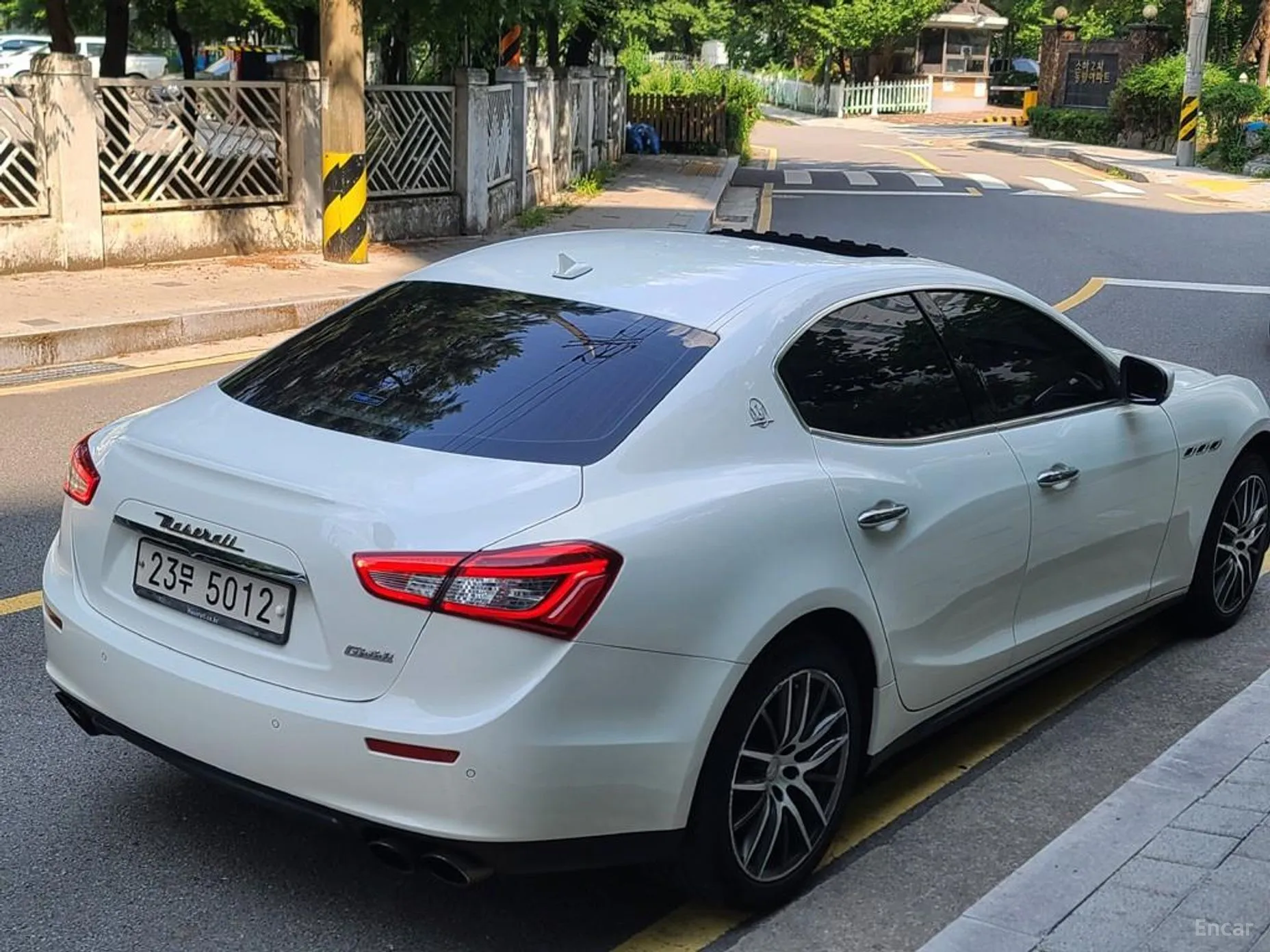 Maserati Ghibli превью 20