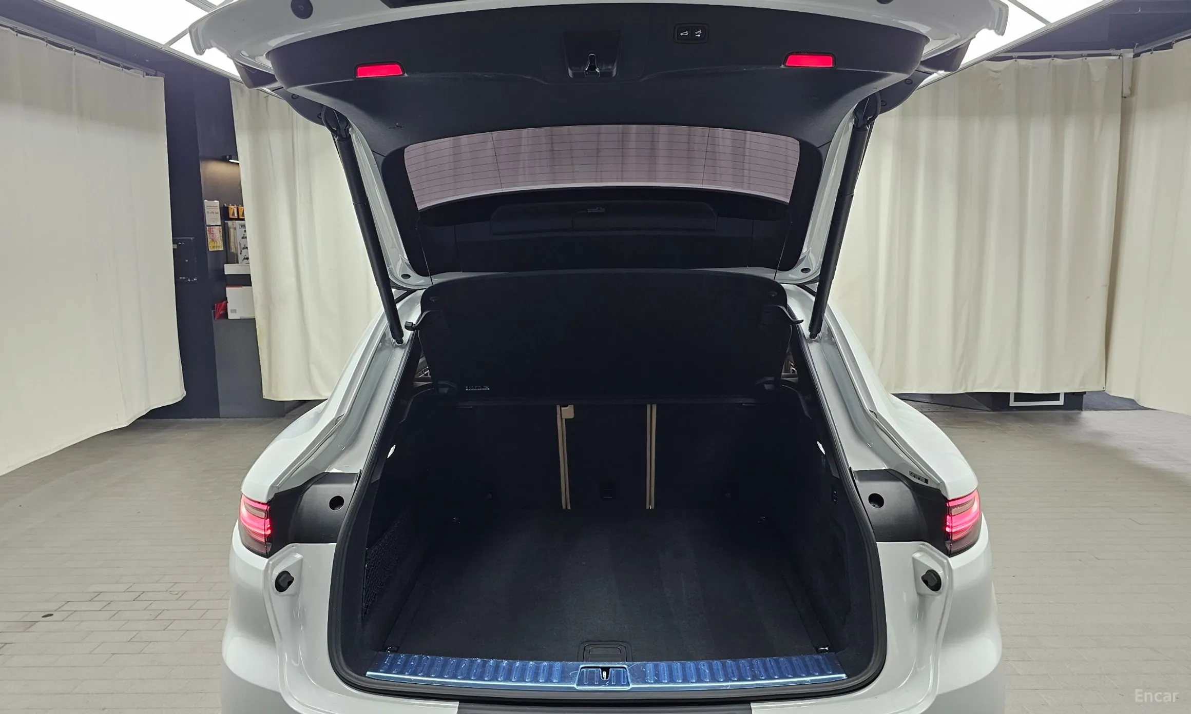 Porsche Cayenne (PO536) превью 20