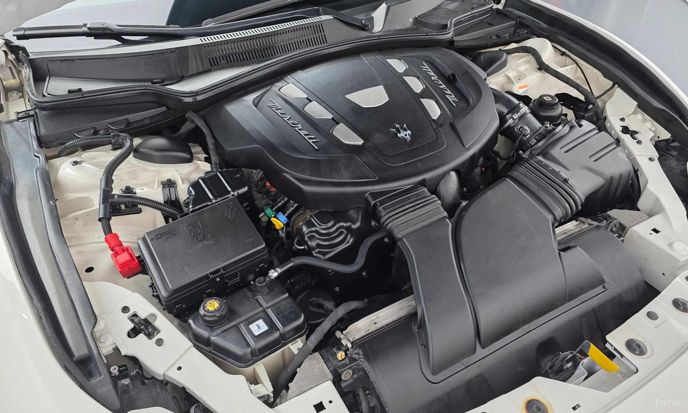 Maserati Ghibli превью 6