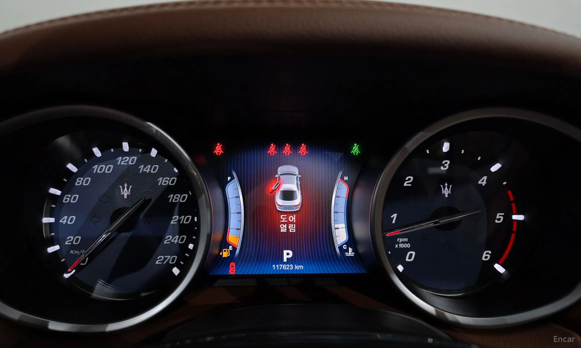 Maserati Ghibli превью 8