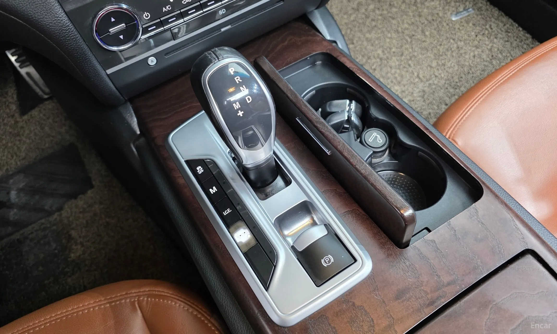 Maserati Ghibli превью 9