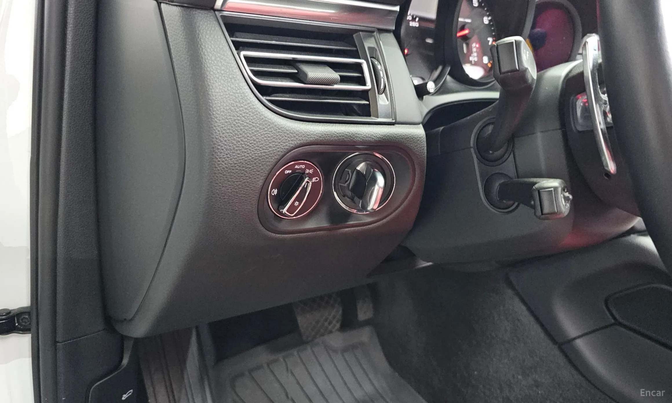Porsche Macan превью 17