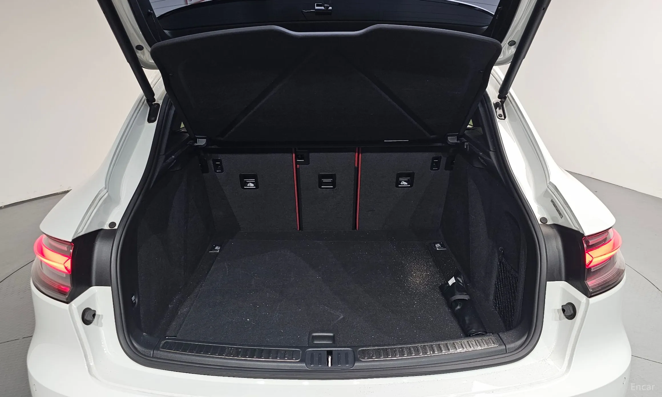 Porsche Macan превью 20