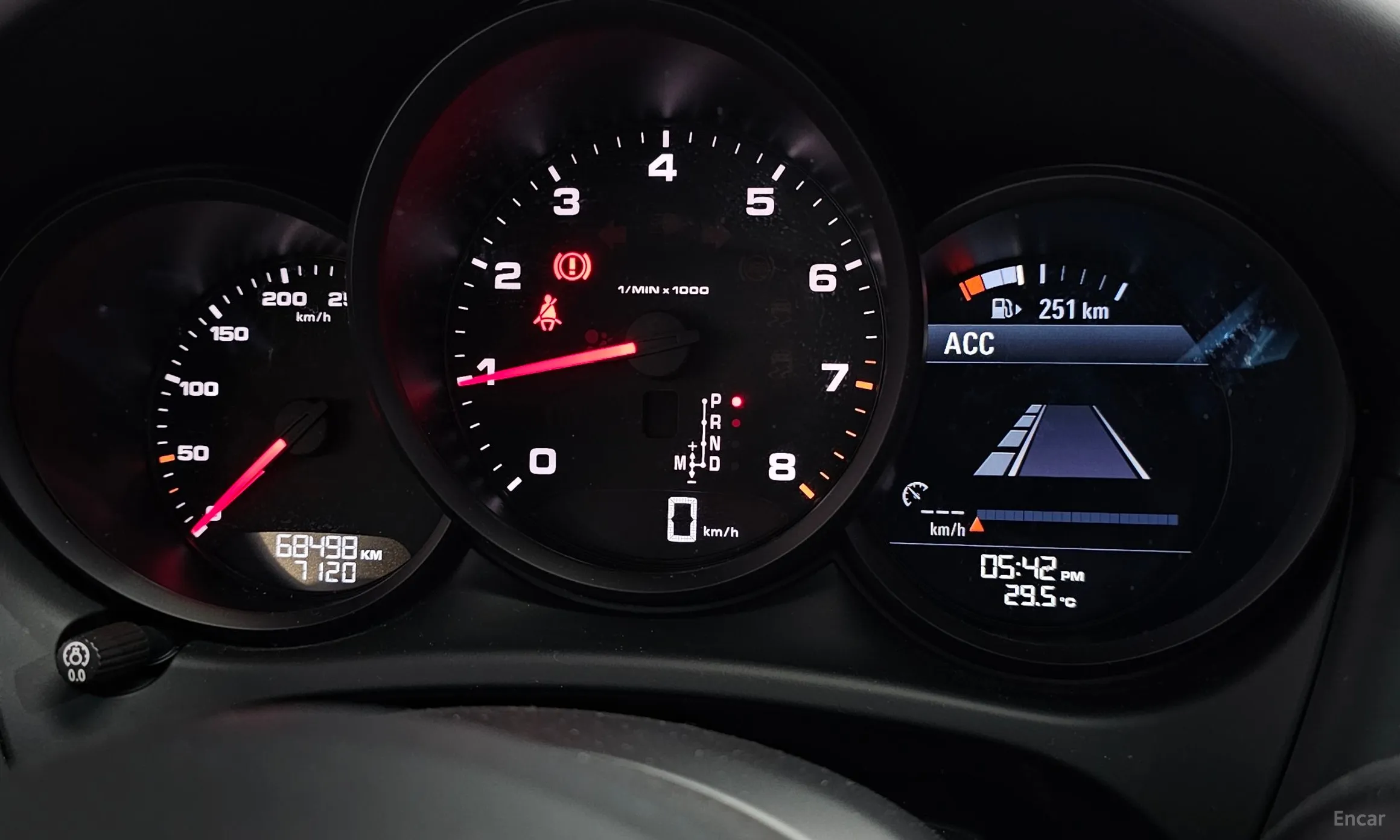 Porsche Macan превью 8