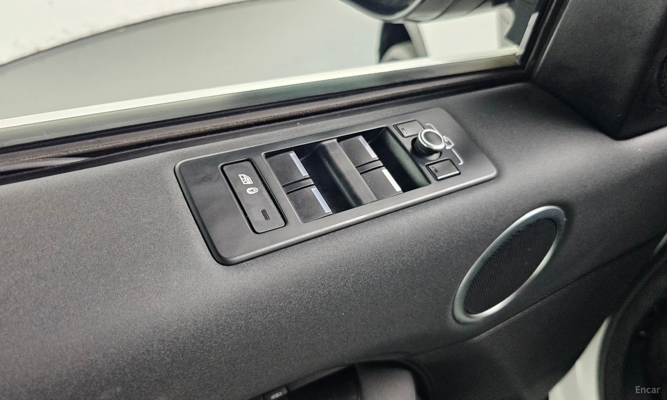 Land Rover Discovery 5 превью 16