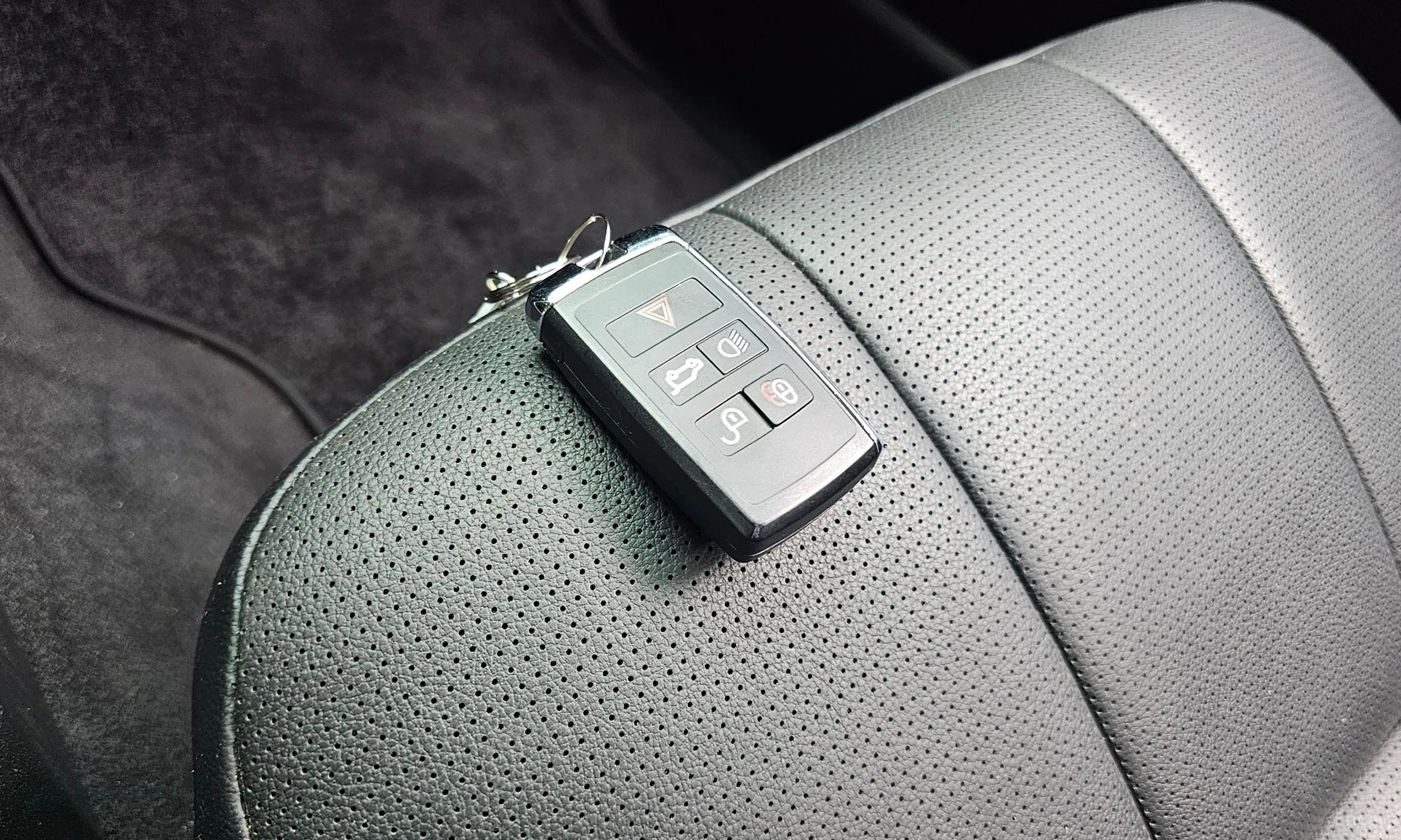 Land Rover Discovery 5 превью 18