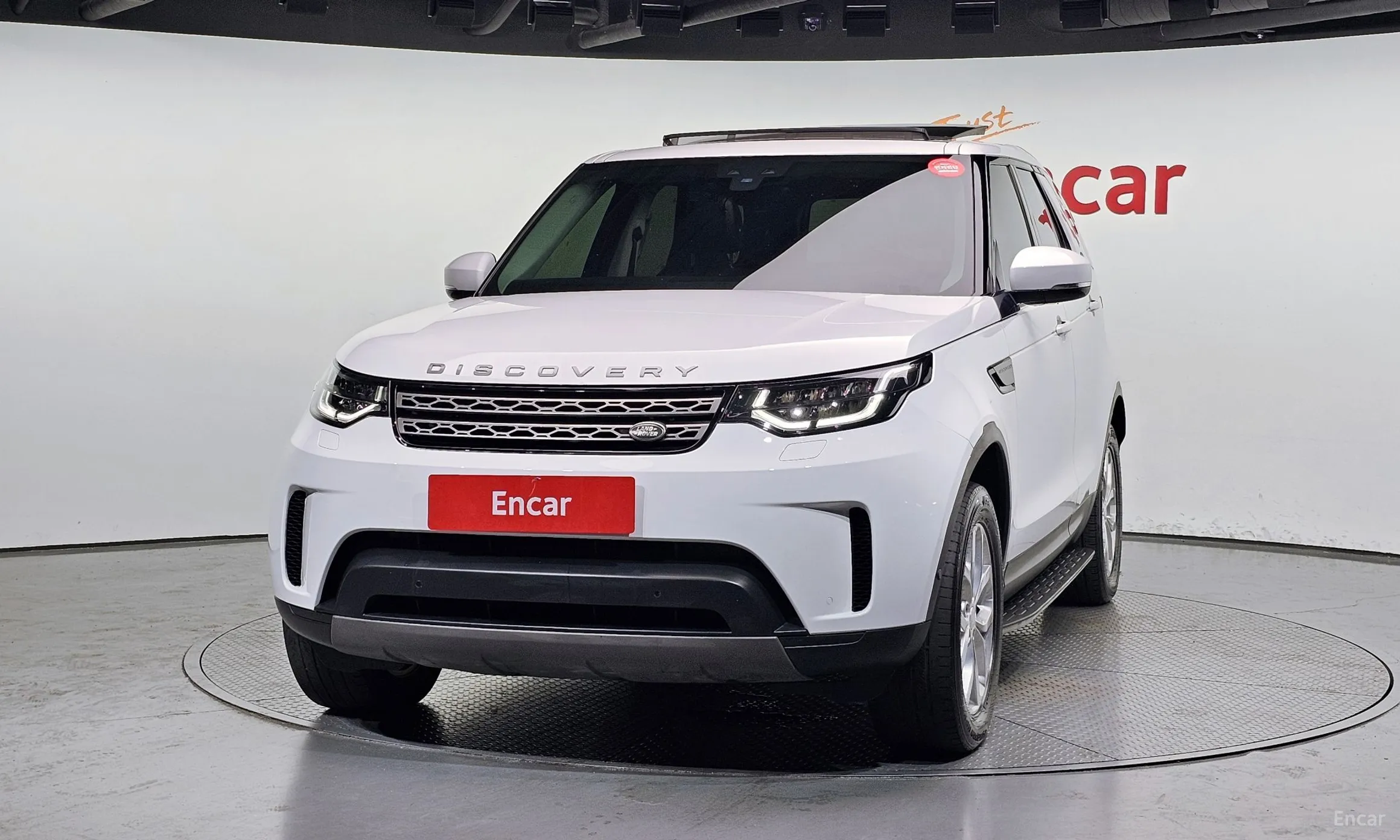 Land Rover Discovery 5 превью 3