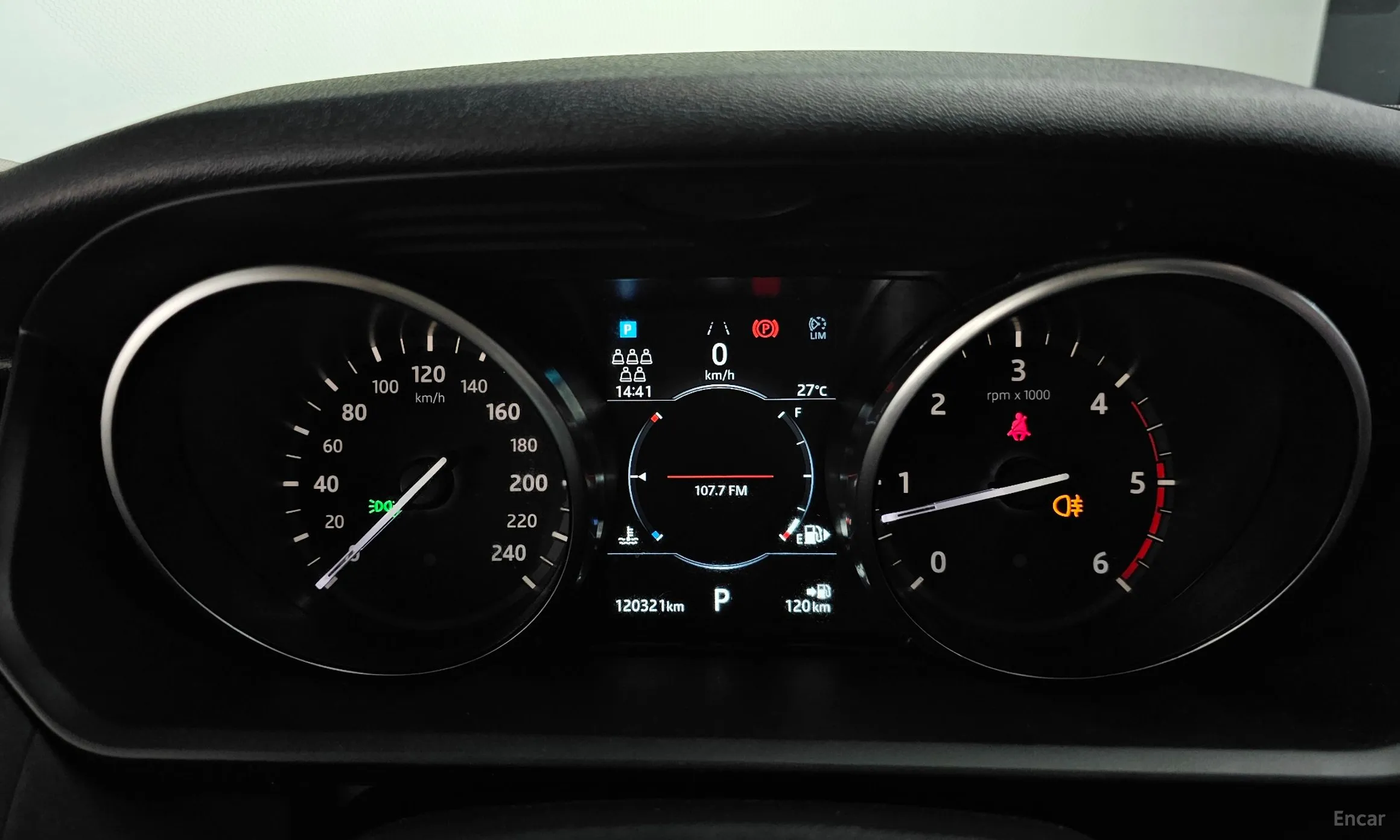 Land Rover Discovery 5 превью 8