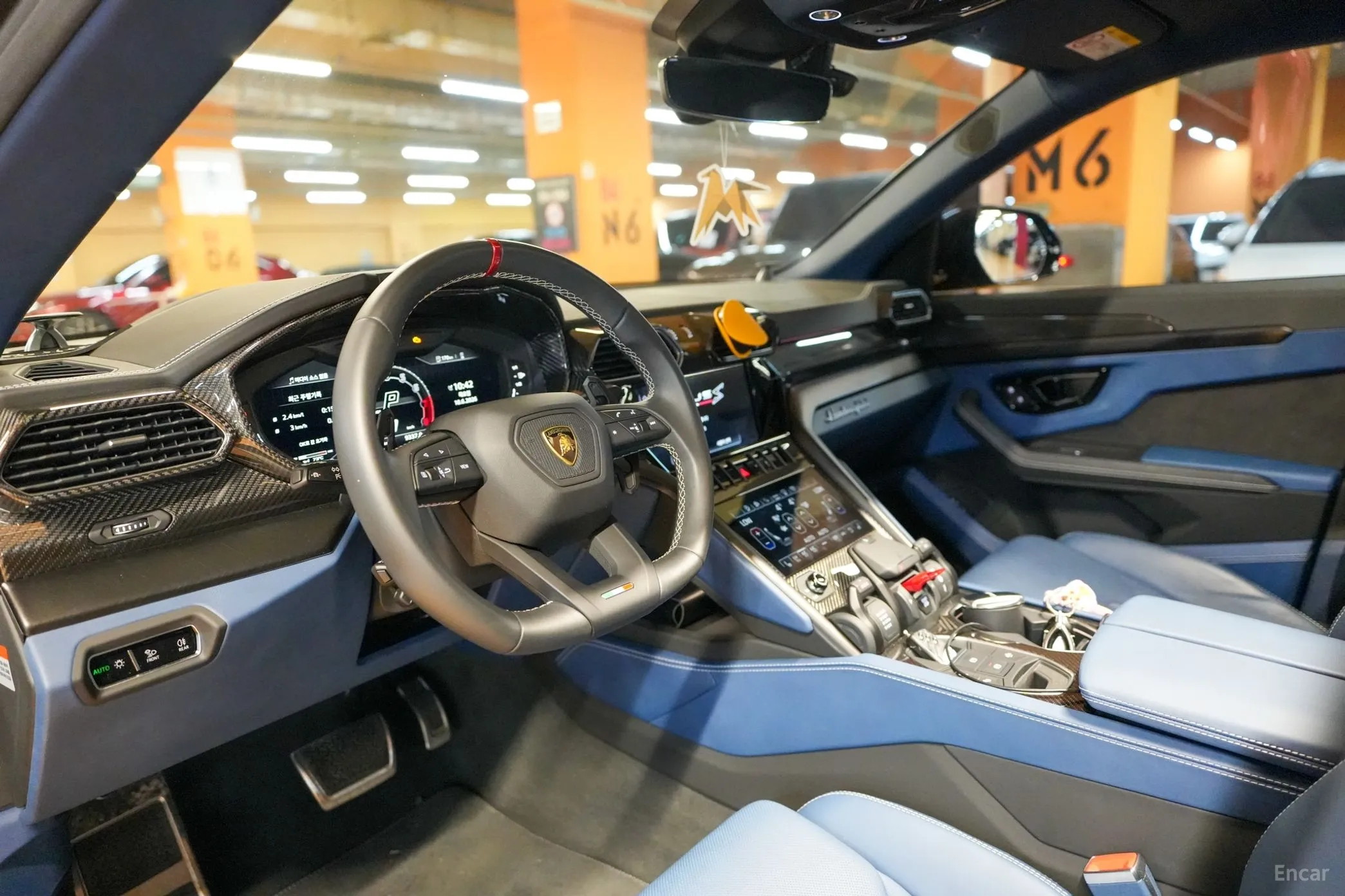 Lamborghini Urus превью 14