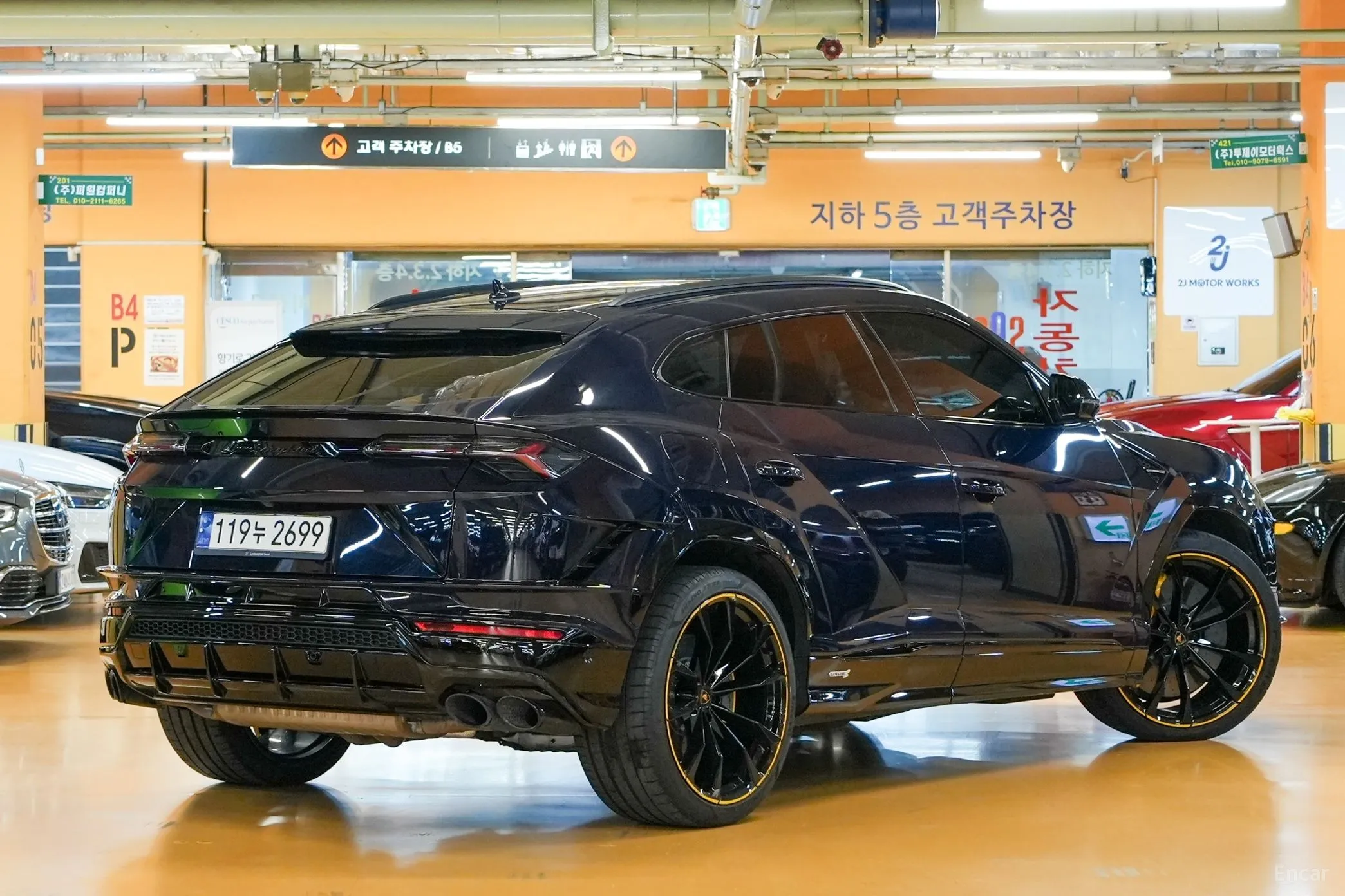 Lamborghini Urus превью 4