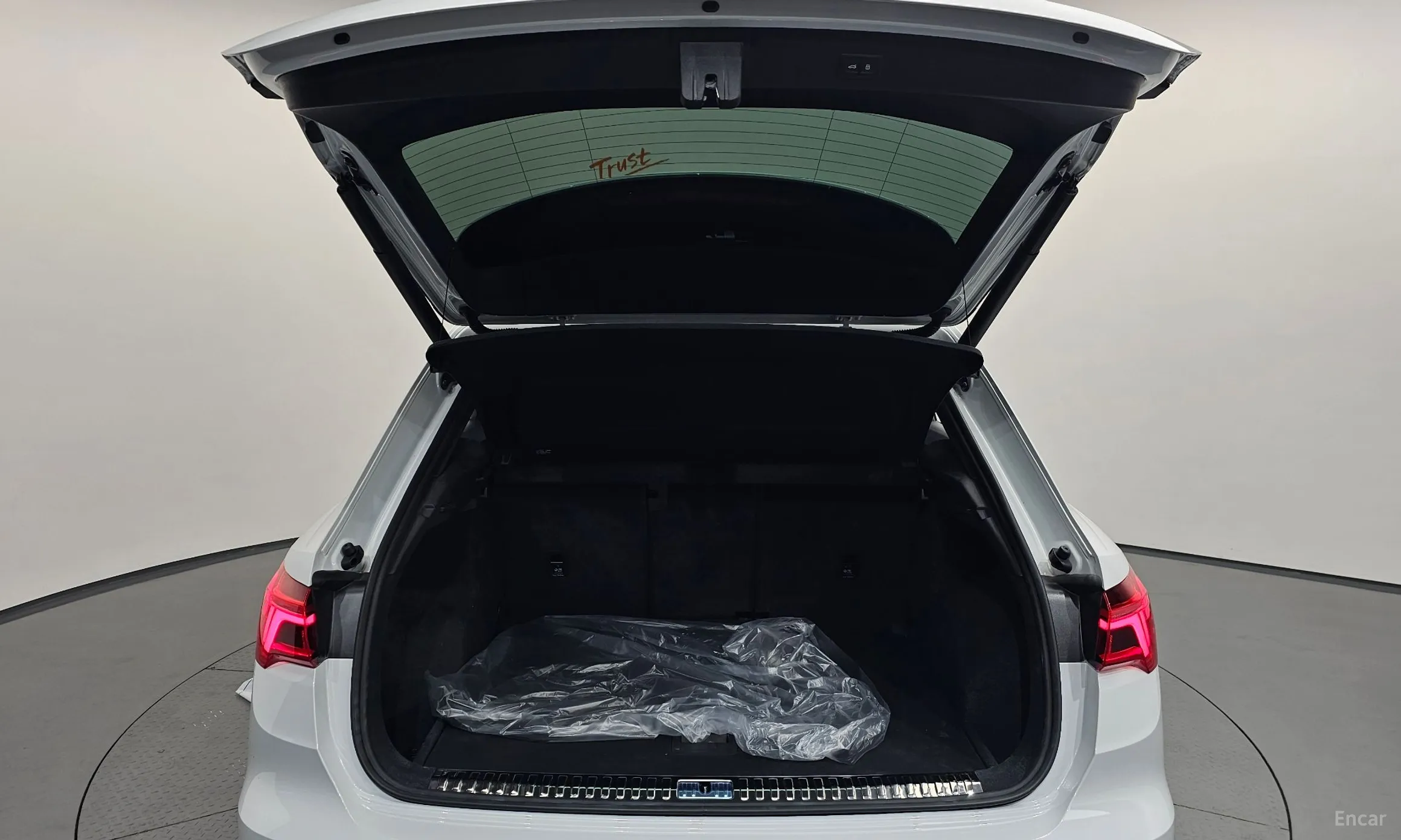 Audi Q3 (F3) превью 17