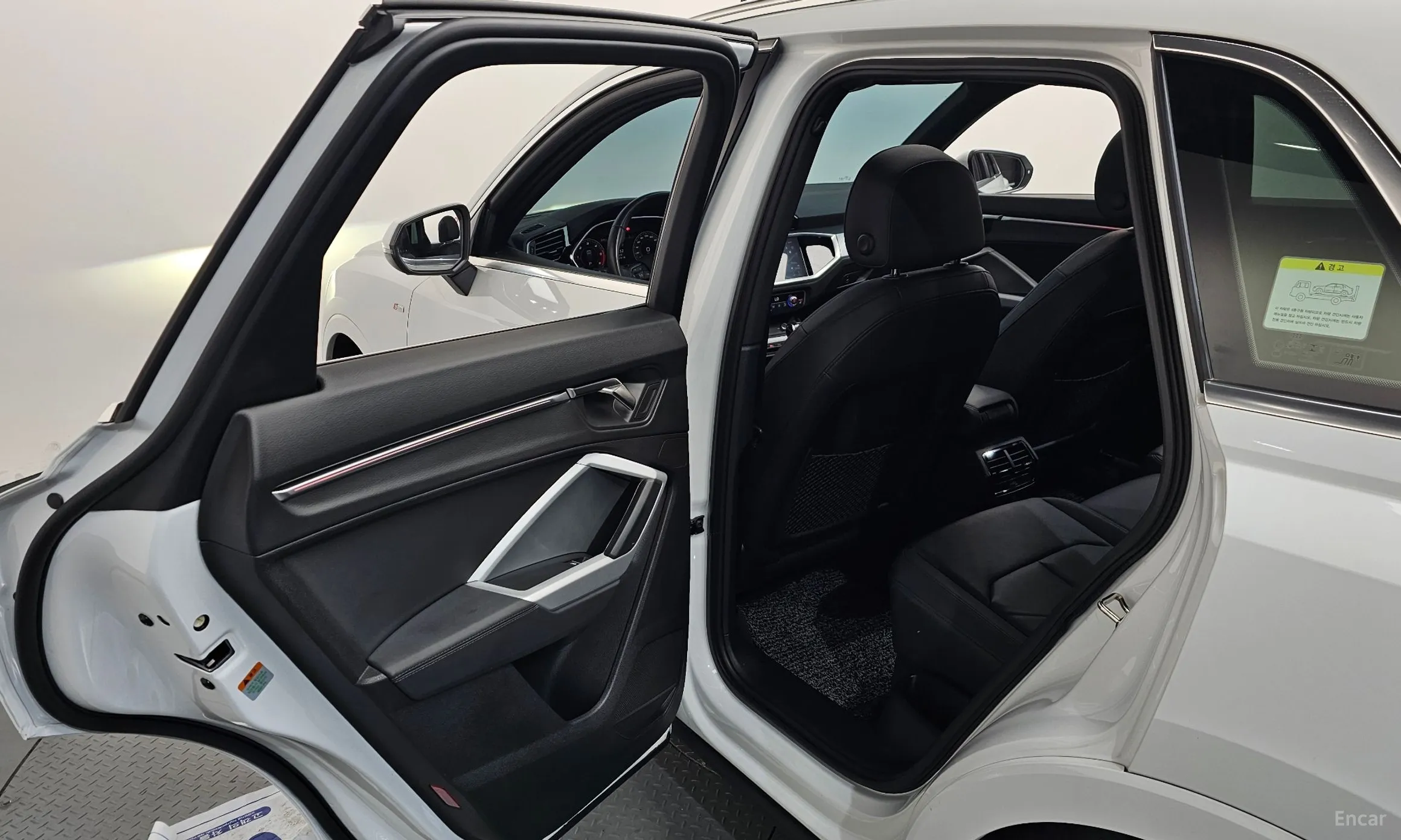 Audi Q3 (F3) превью 18