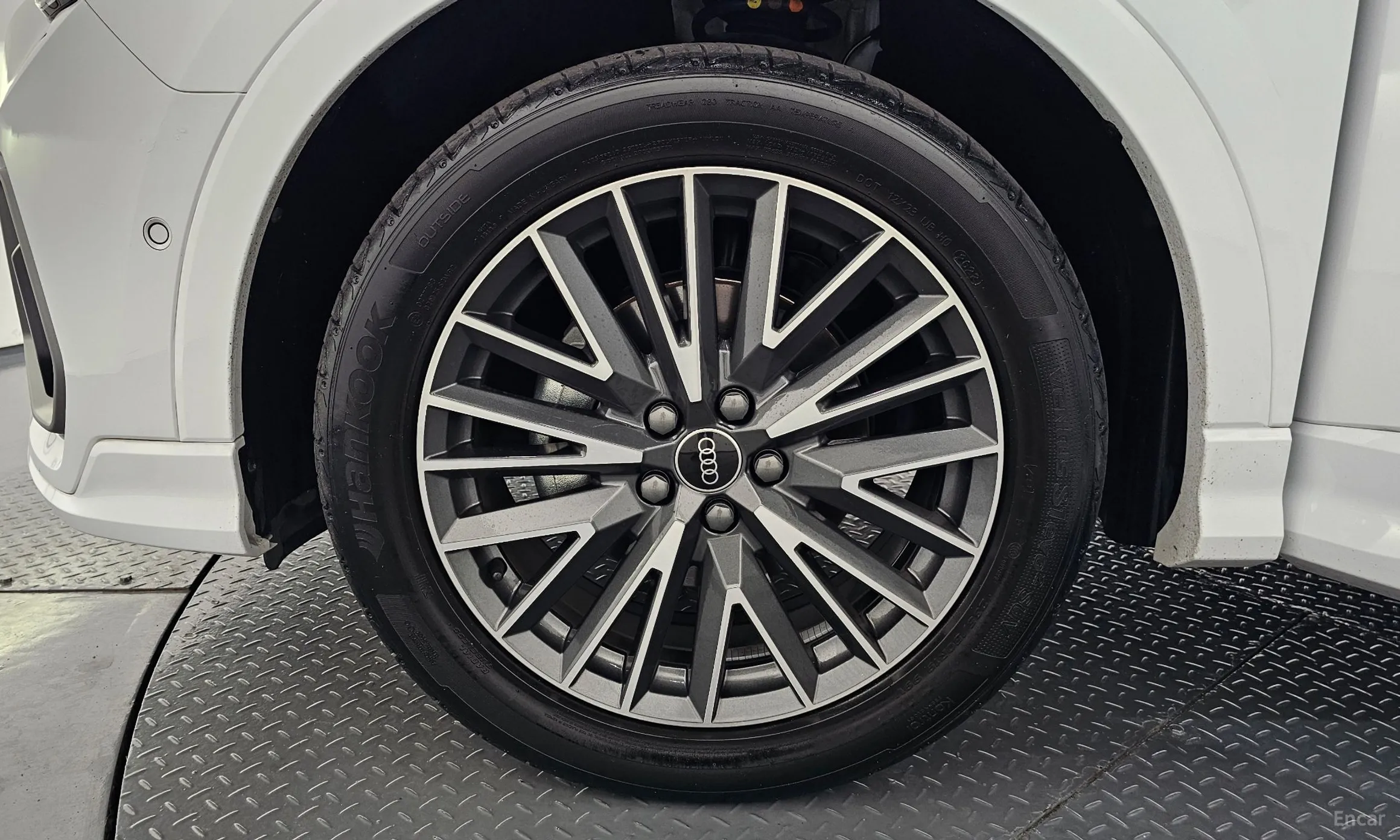 Audi Q3 (F3) превью 5
