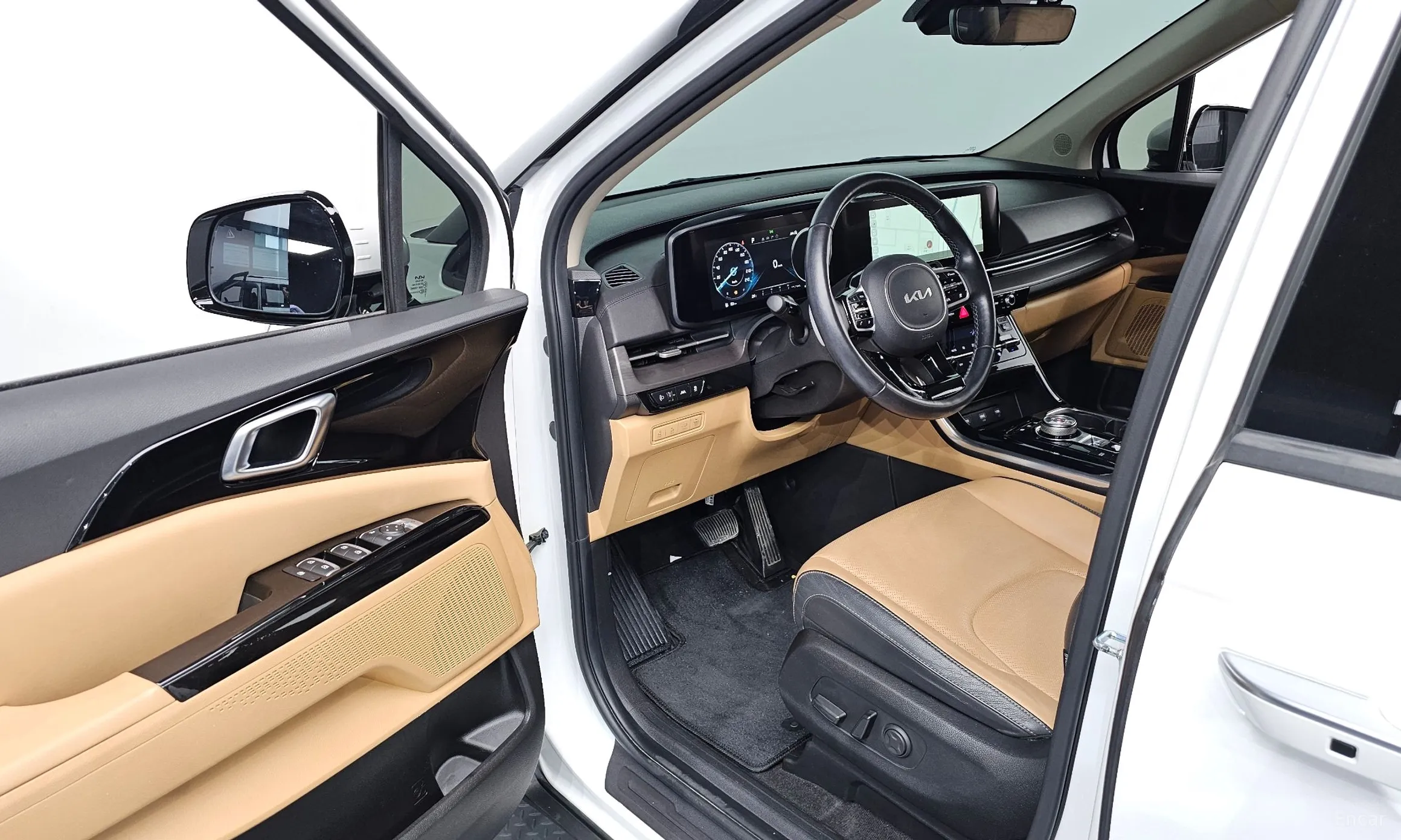 Kia Carnival Gen 4 превью 10
