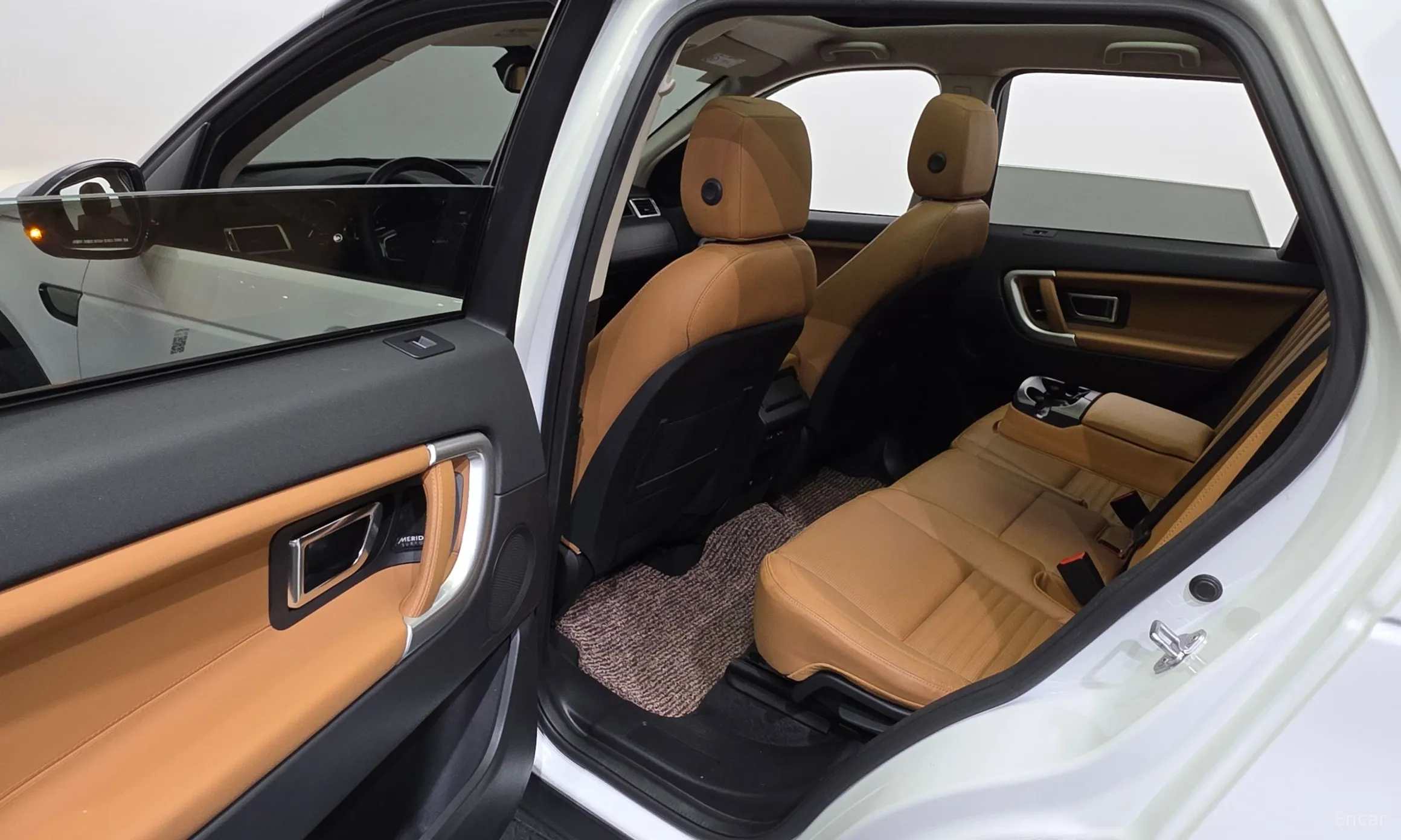 Land Rover Discovery Sports превью 12