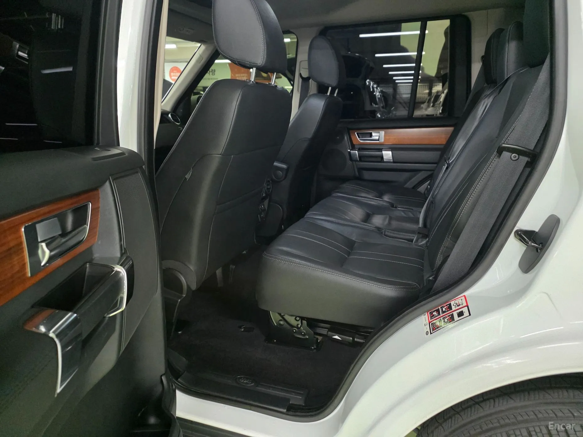 Land Rover Discovery 4 превью 11