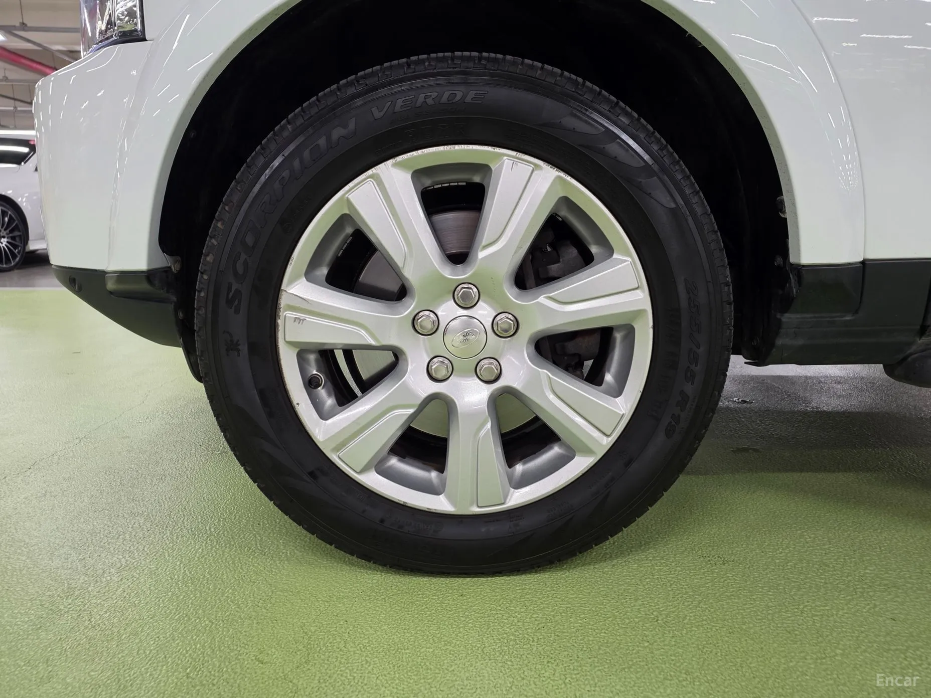 Land Rover Discovery 4 превью 12