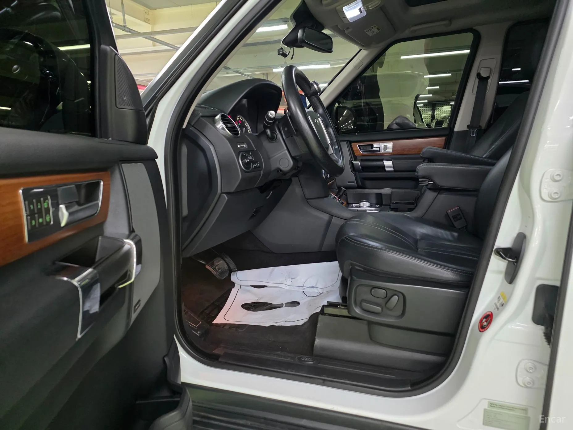 Land Rover Discovery 4 превью 8