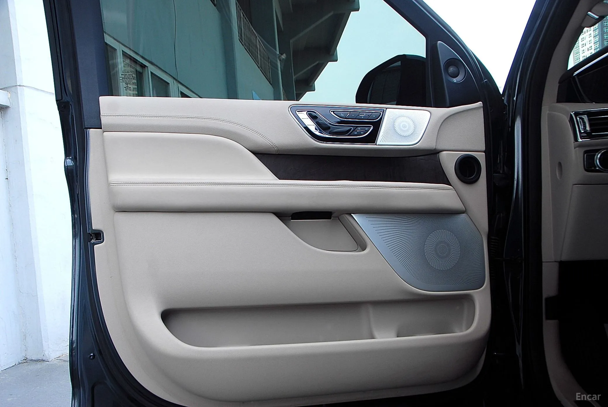 Lincoln Navigator 4th generation превью 11