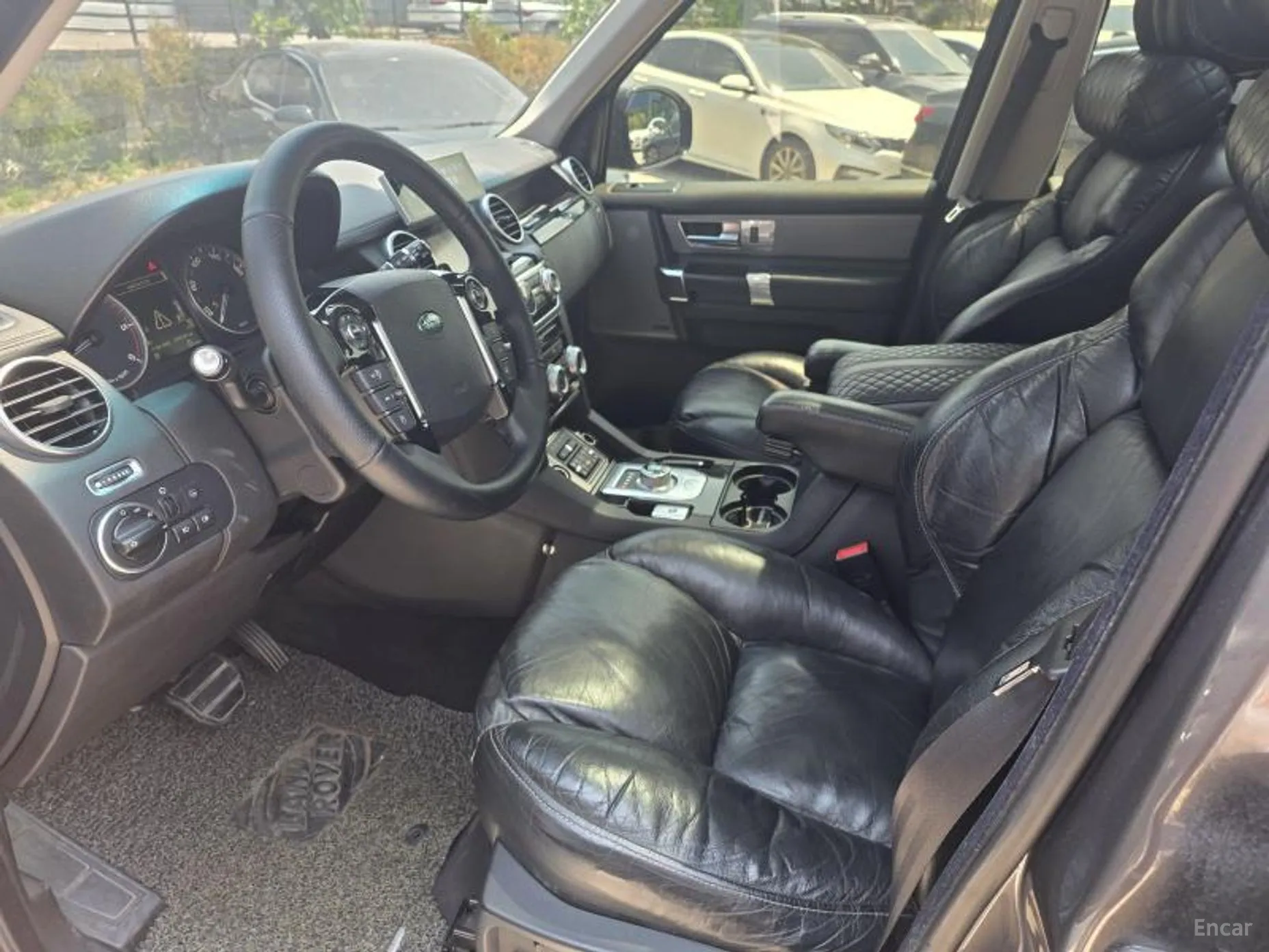 Land Rover Discovery 4 превью 12