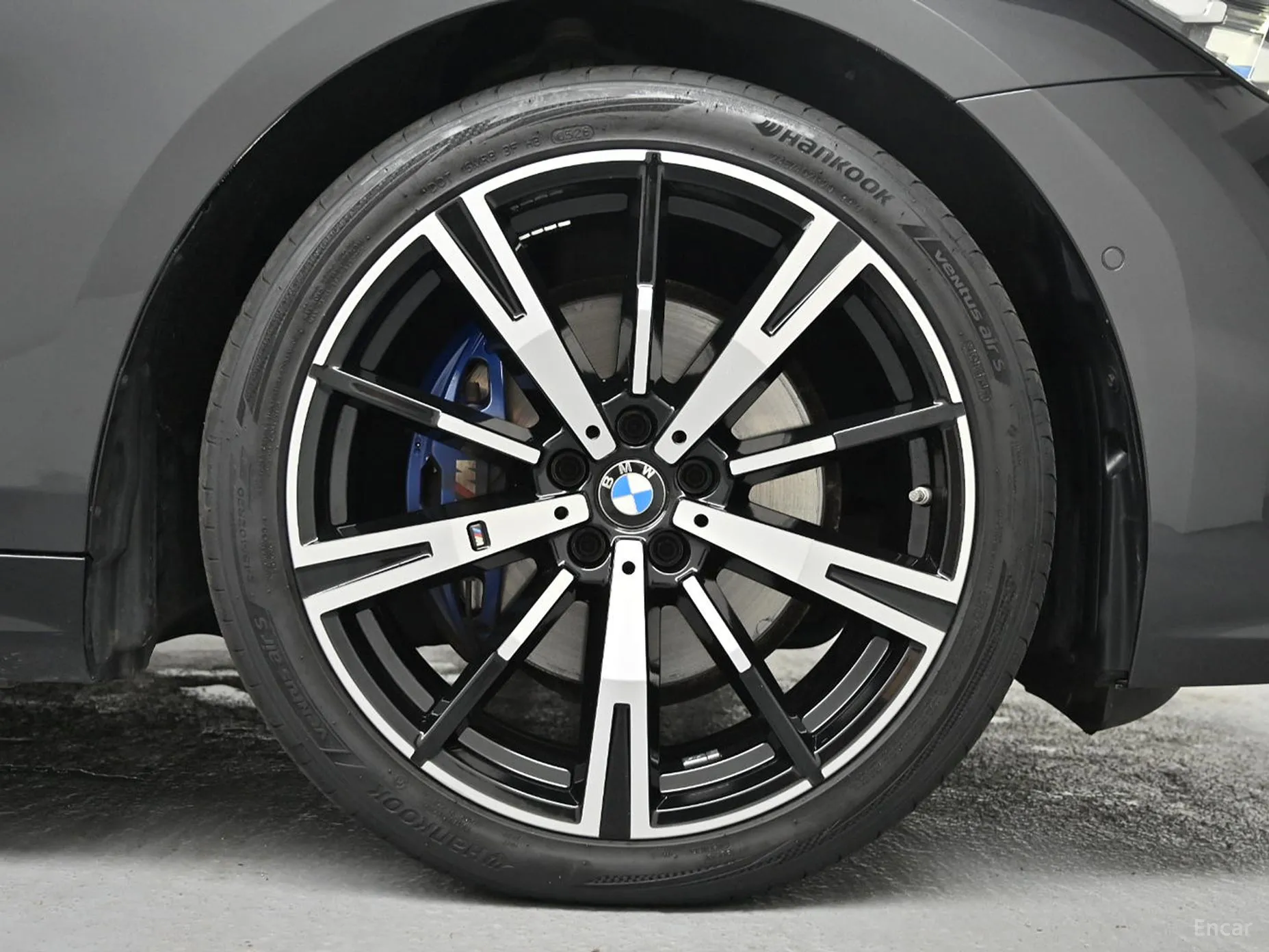 BMW 5 Series (G60) превью 5