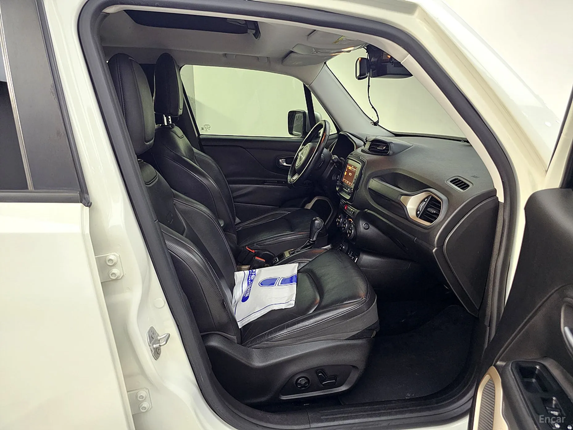 Jeep Renegade превью 11