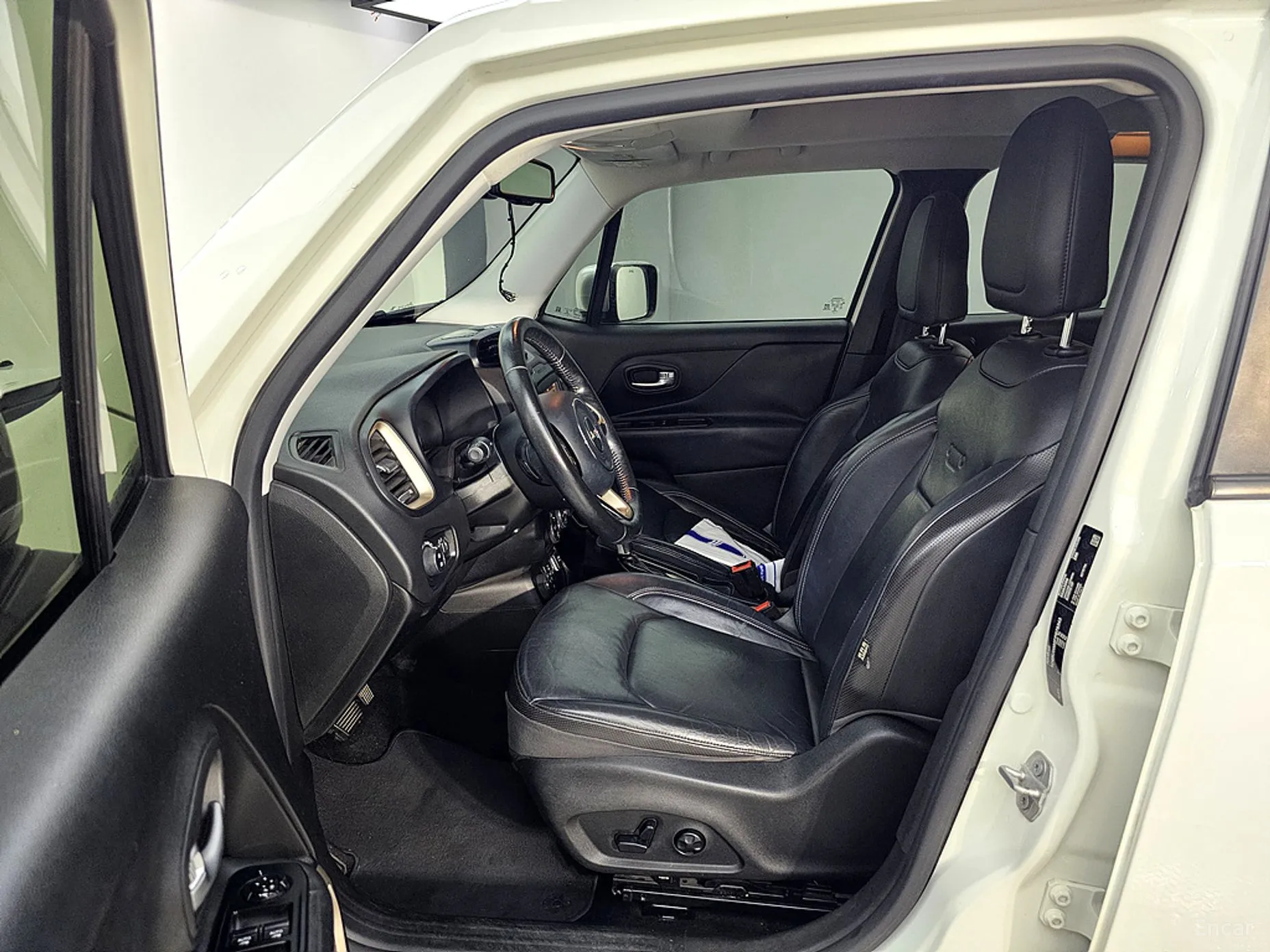 Jeep Renegade превью 8