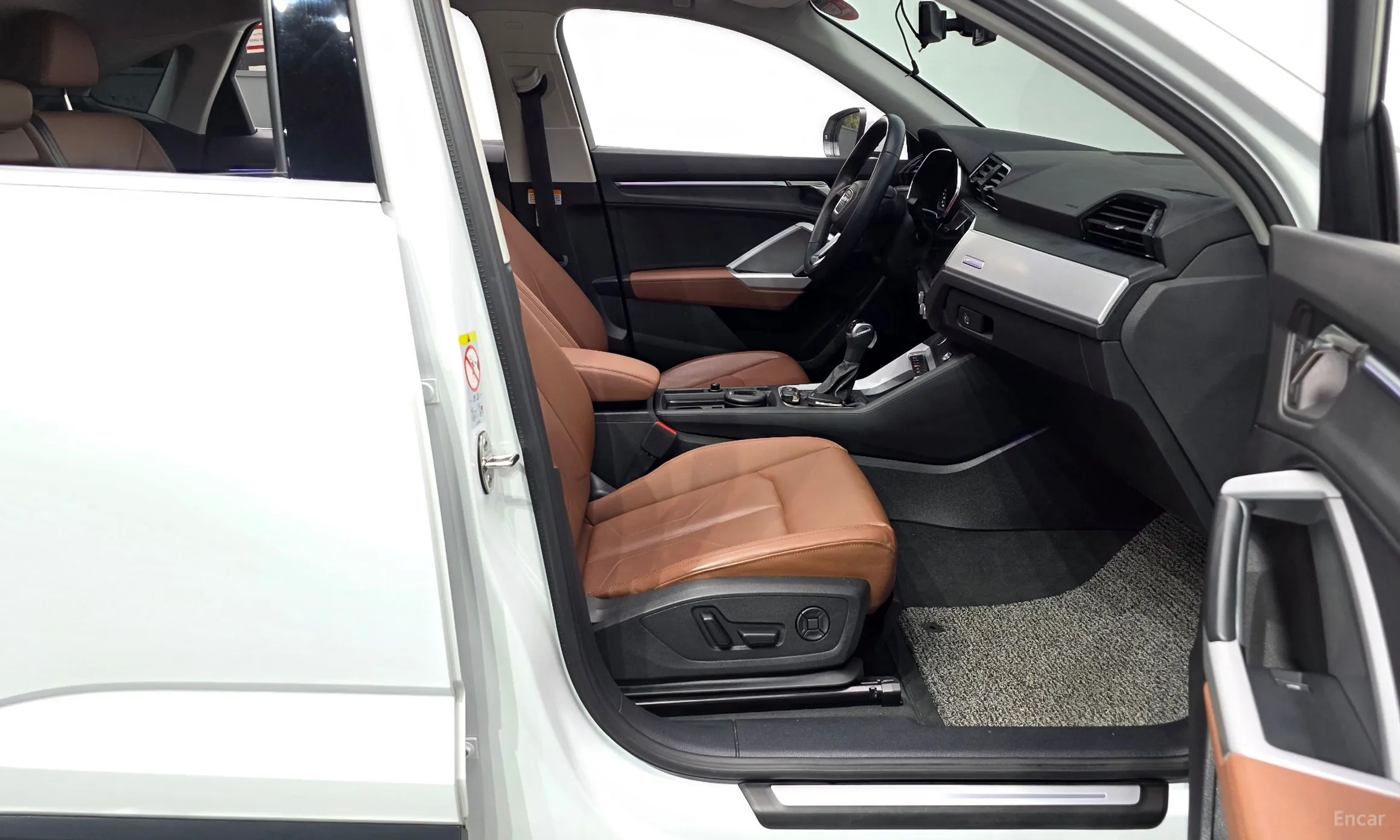 Audi Q3 (F3) превью 10