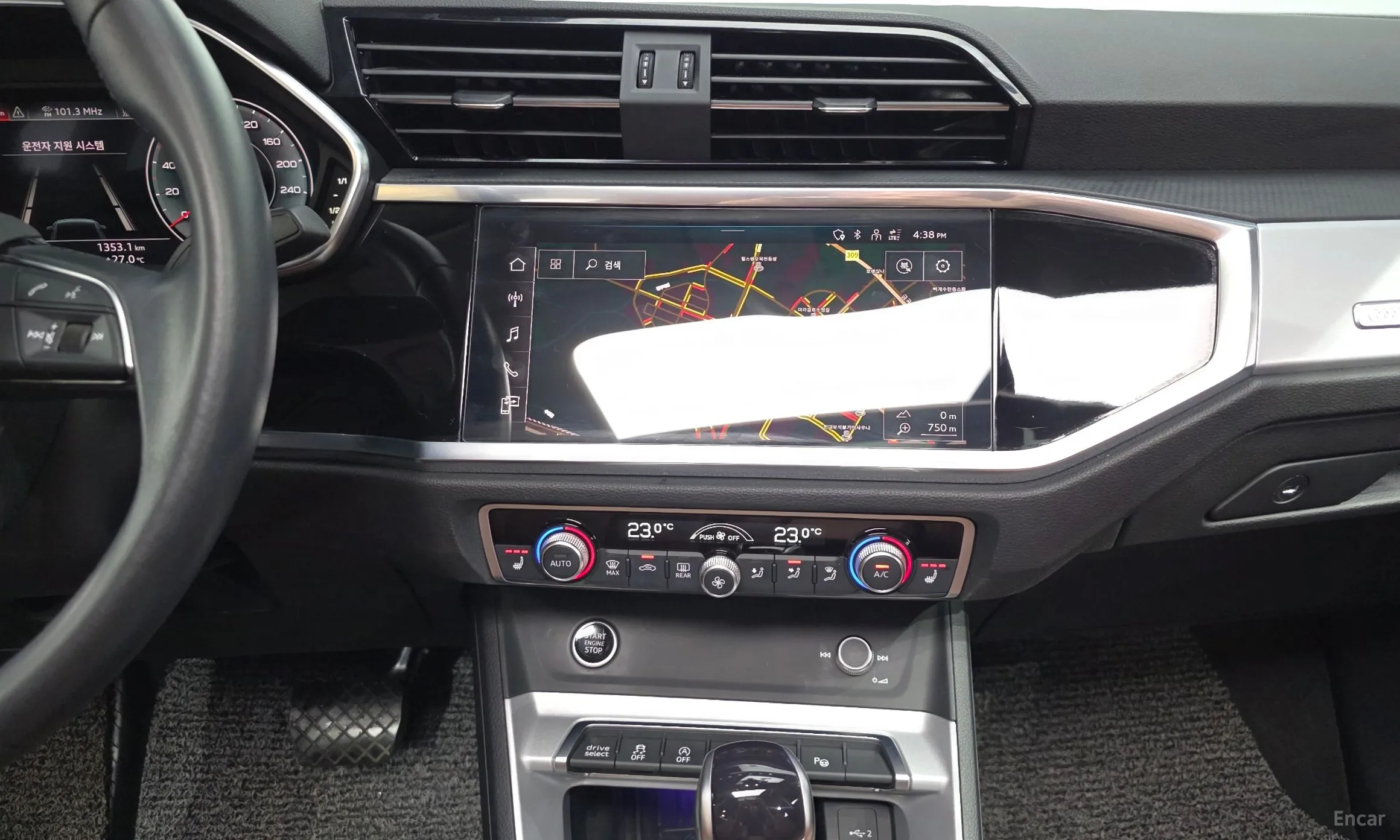 Audi Q3 (F3) превью 14