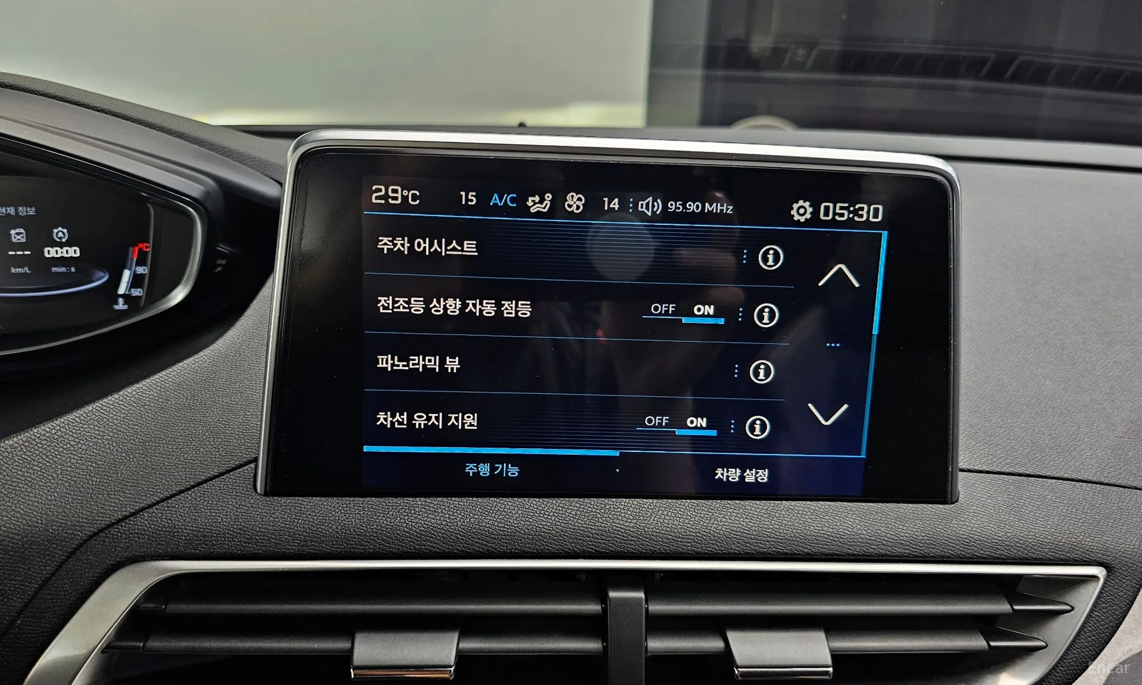 Peugeot 5008 2nd generation превью 18