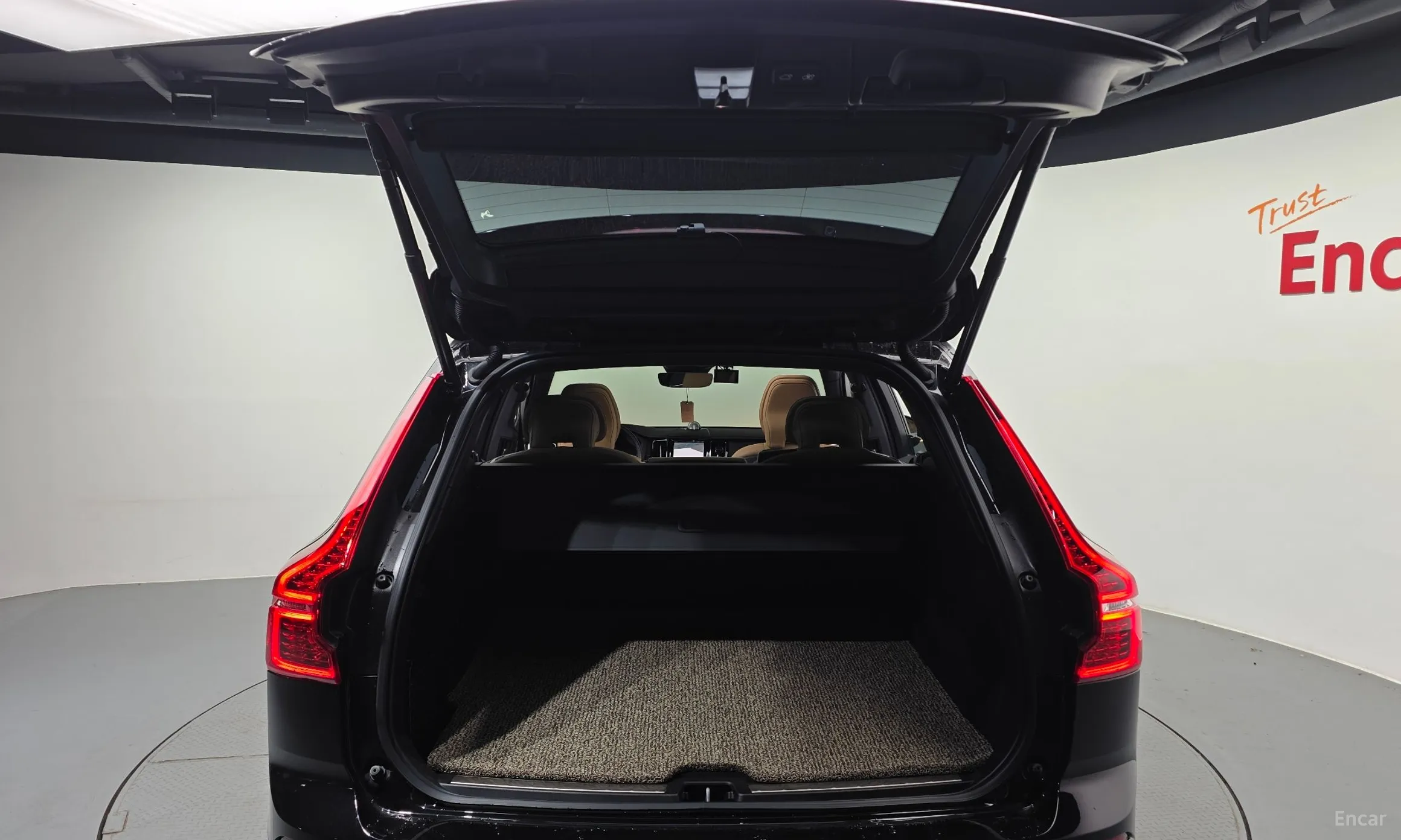 Volvo XC60 Gen 2 превью 20