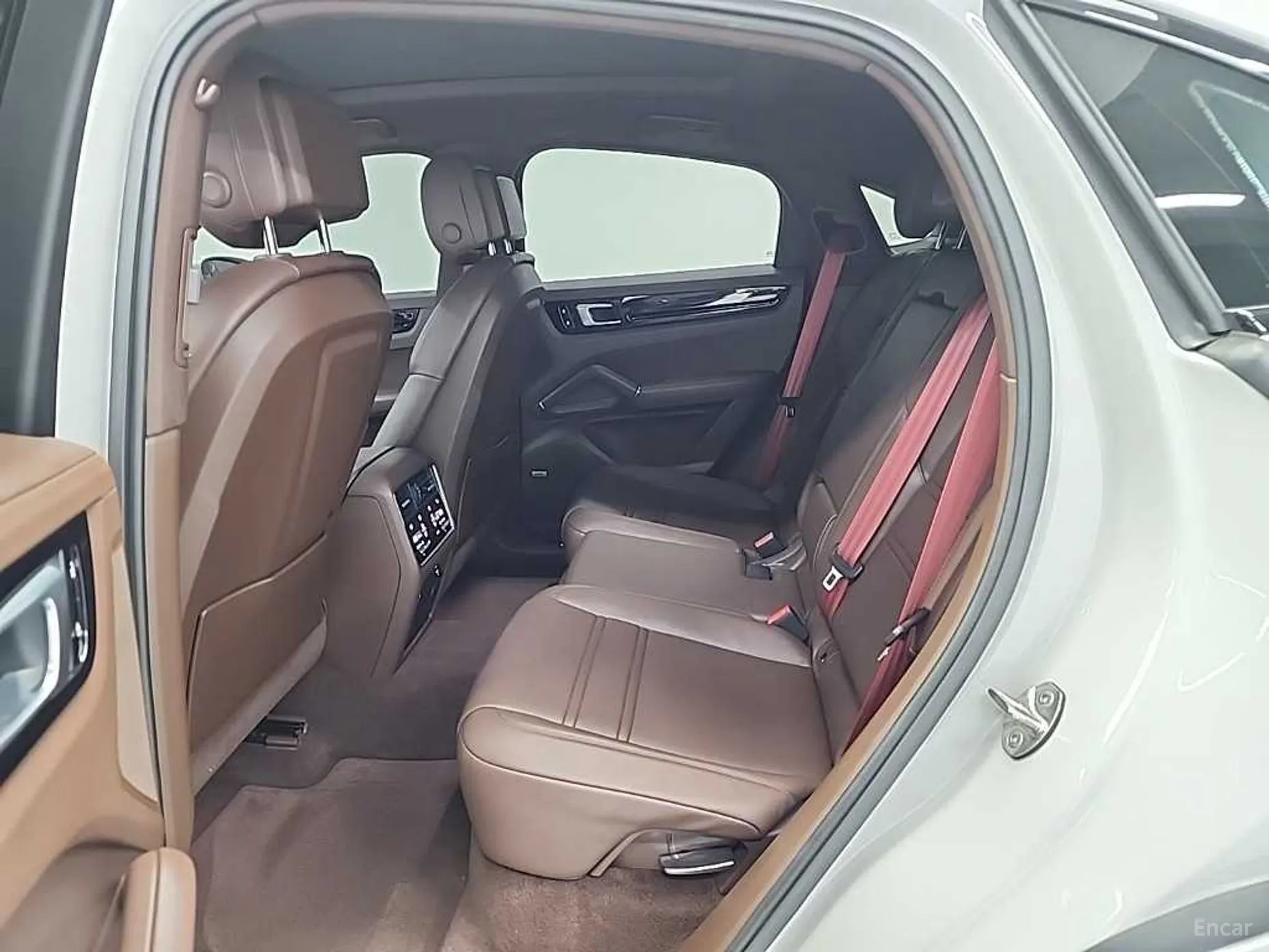 Porsche Cayenne (PO536) превью 13