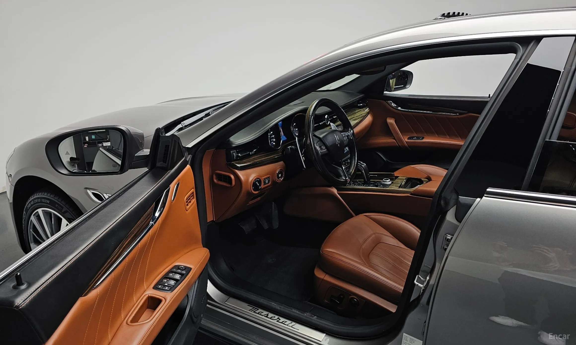 Maserati Quattroporte превью 10