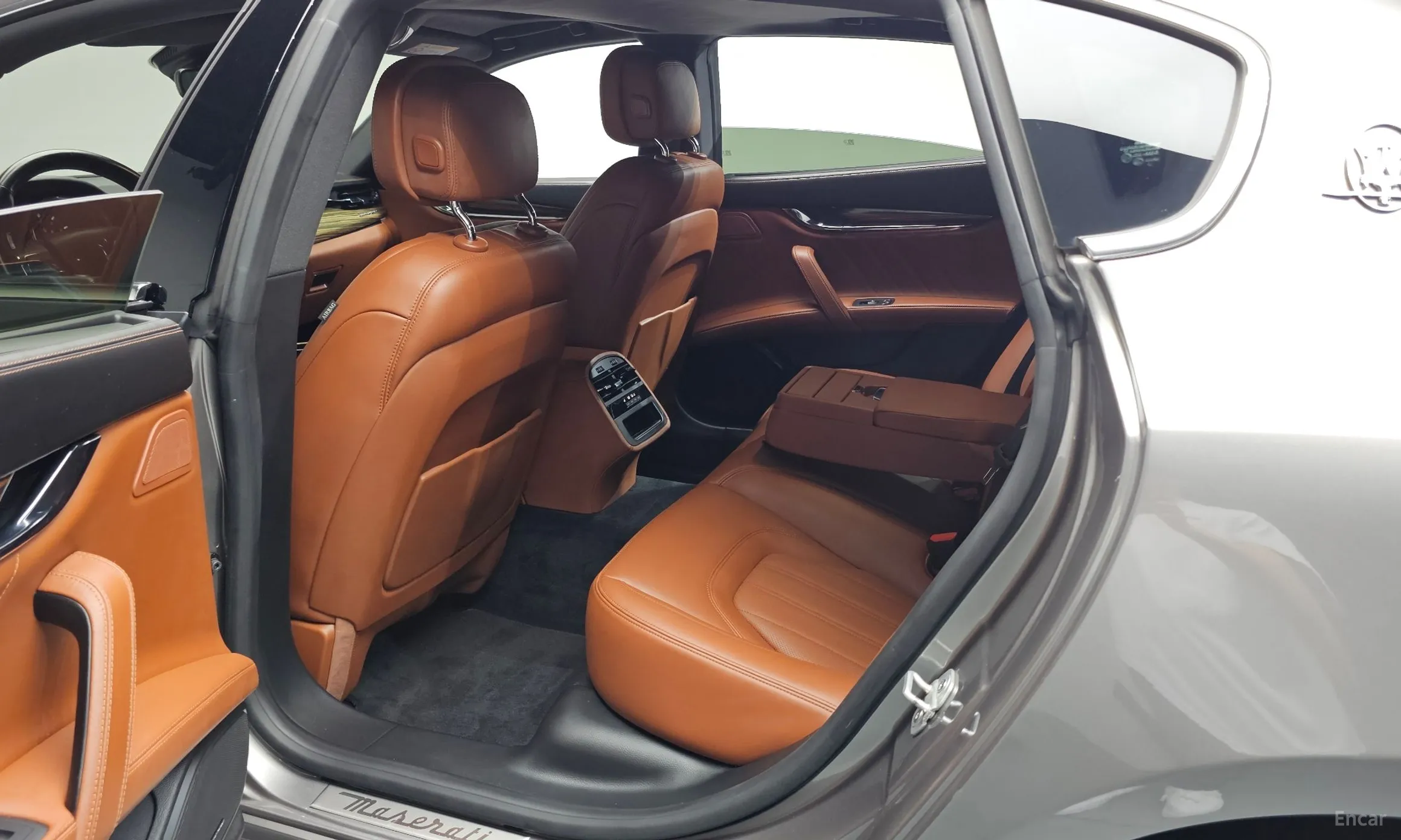 Maserati Quattroporte превью 12